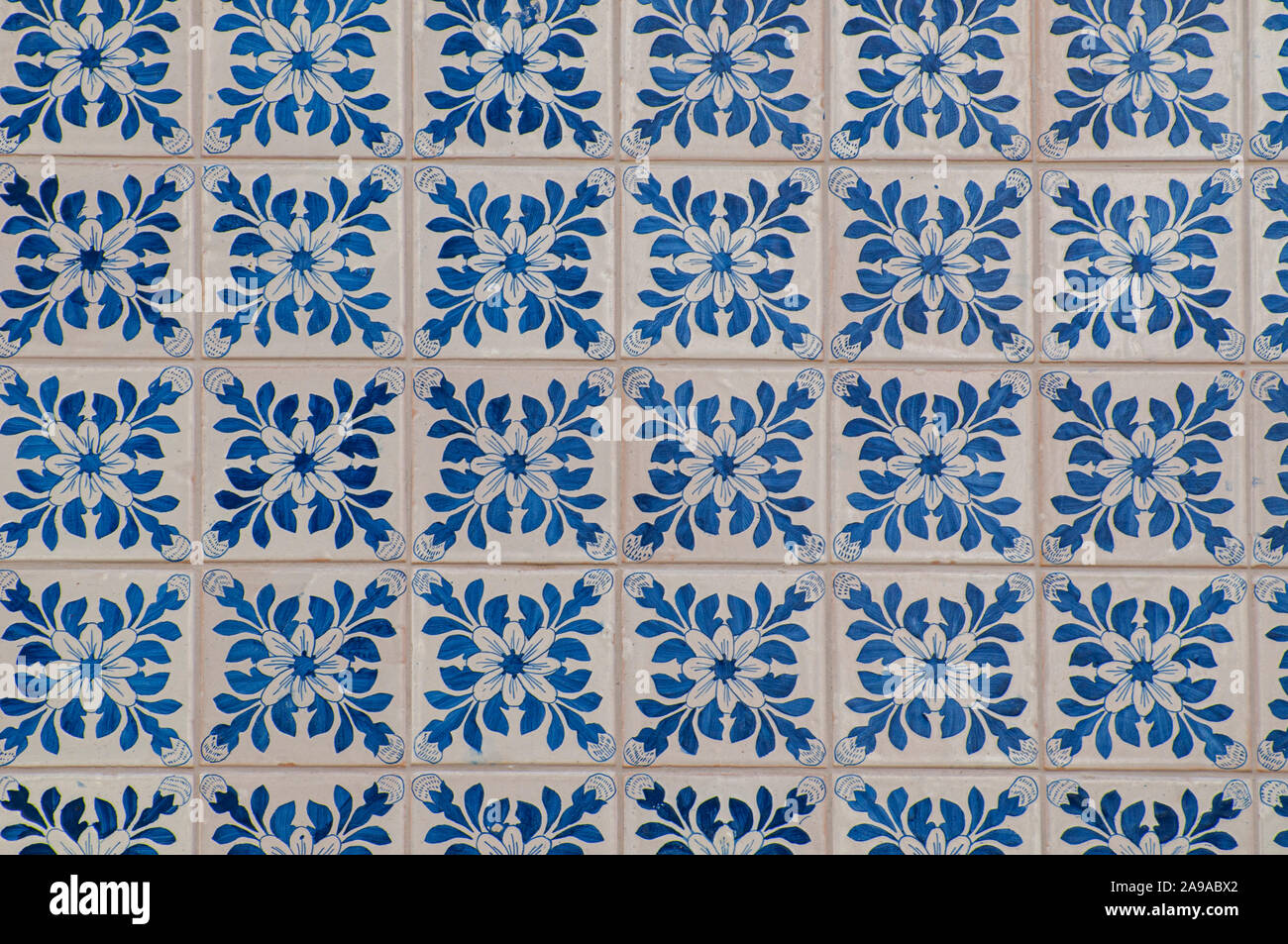 Traditional portuguese tiles hires stock photography and images Alamy