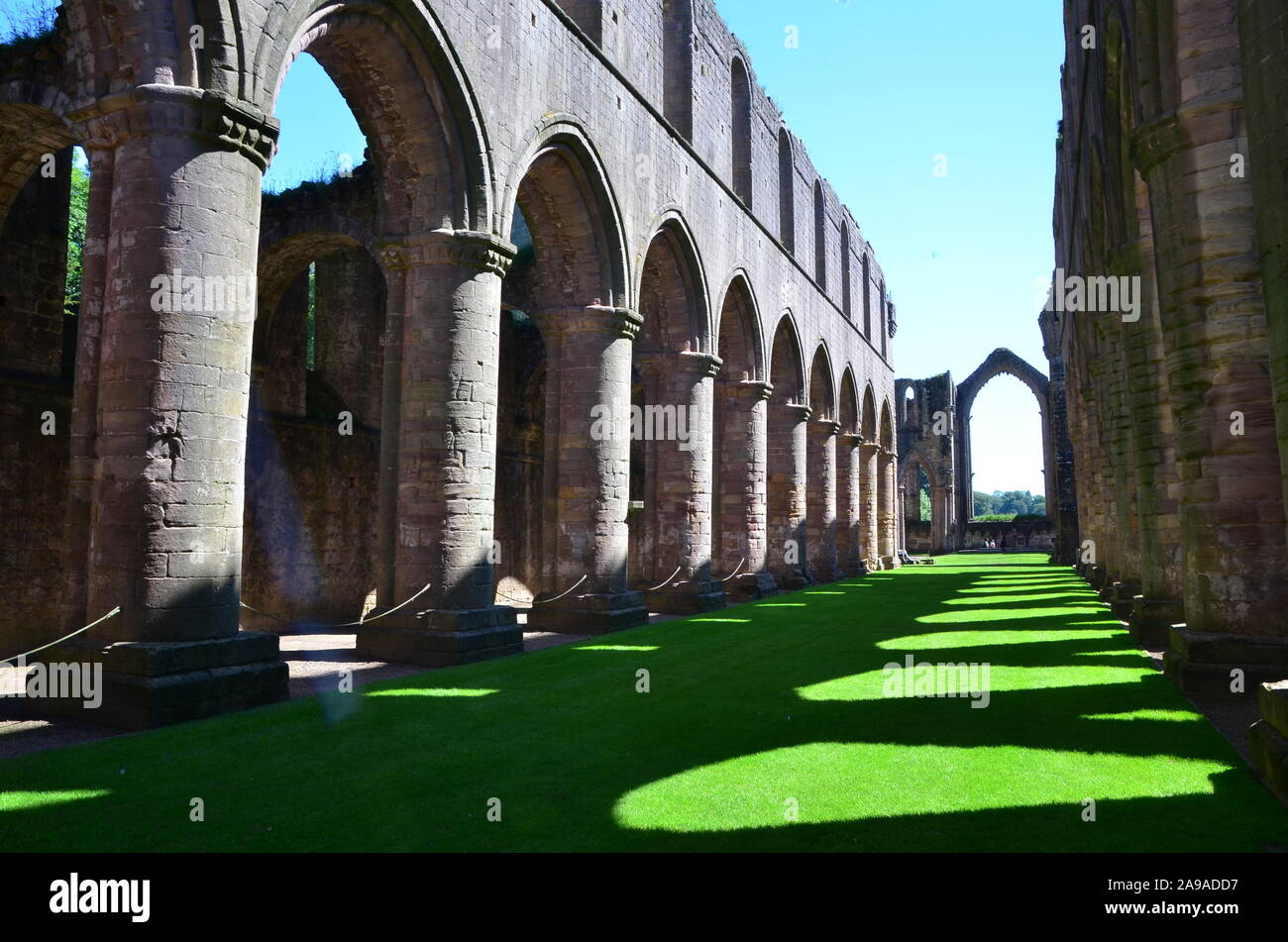 Fountains Abbey, the Nave, Nidderdale, North Yorkshire Stock Photo Alamy