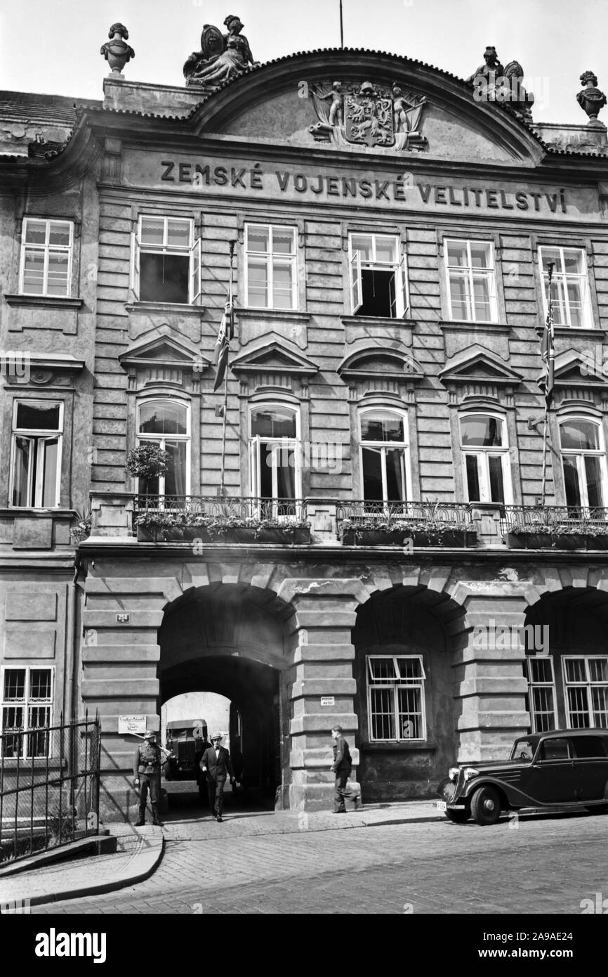 Heute Kommandantur der deutschen Wehrmacht, Prag 1930er Jahre Stock Photo