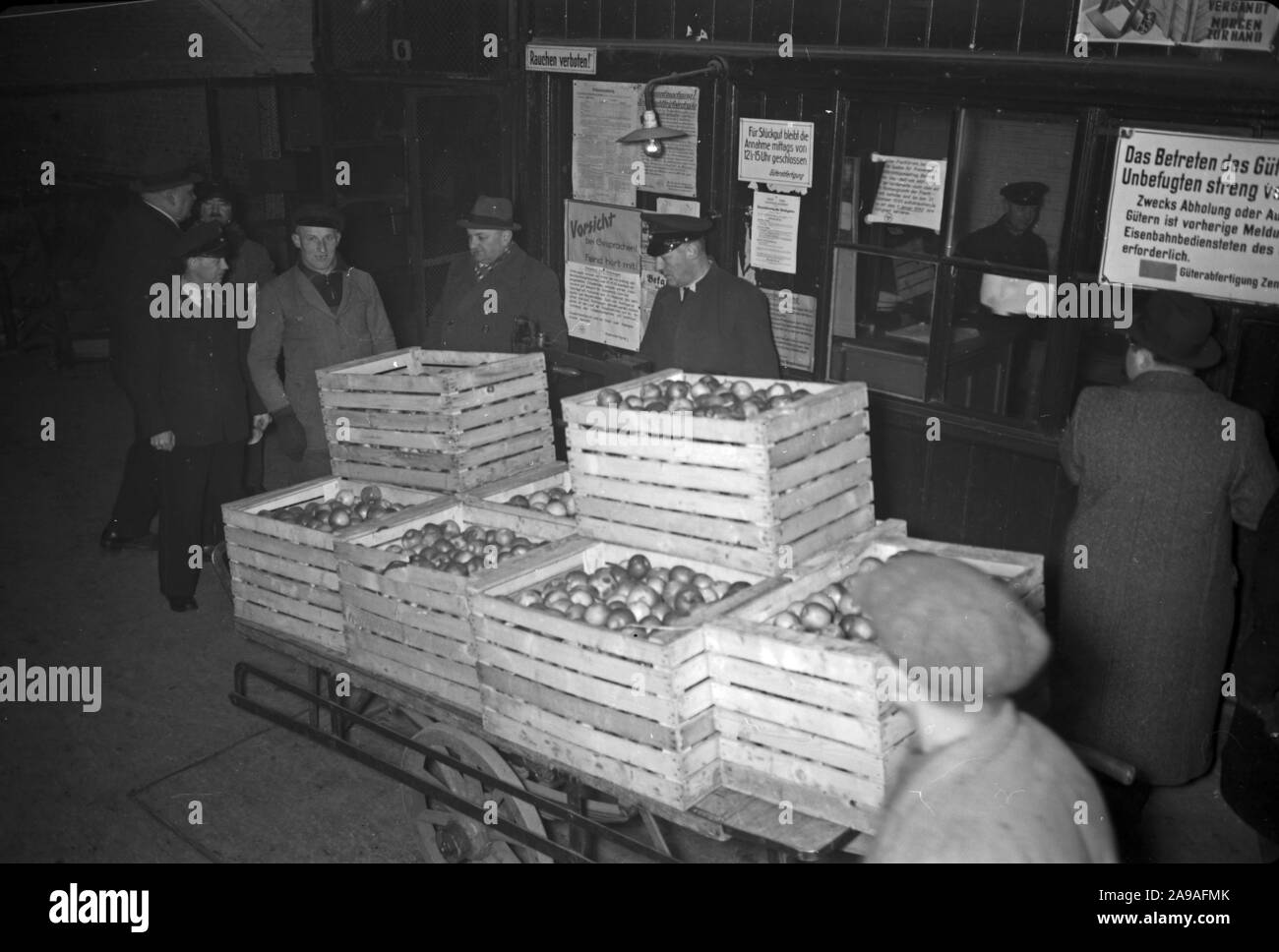 People shopping at the market in Karlsbad, 1930s. Stock Photo
