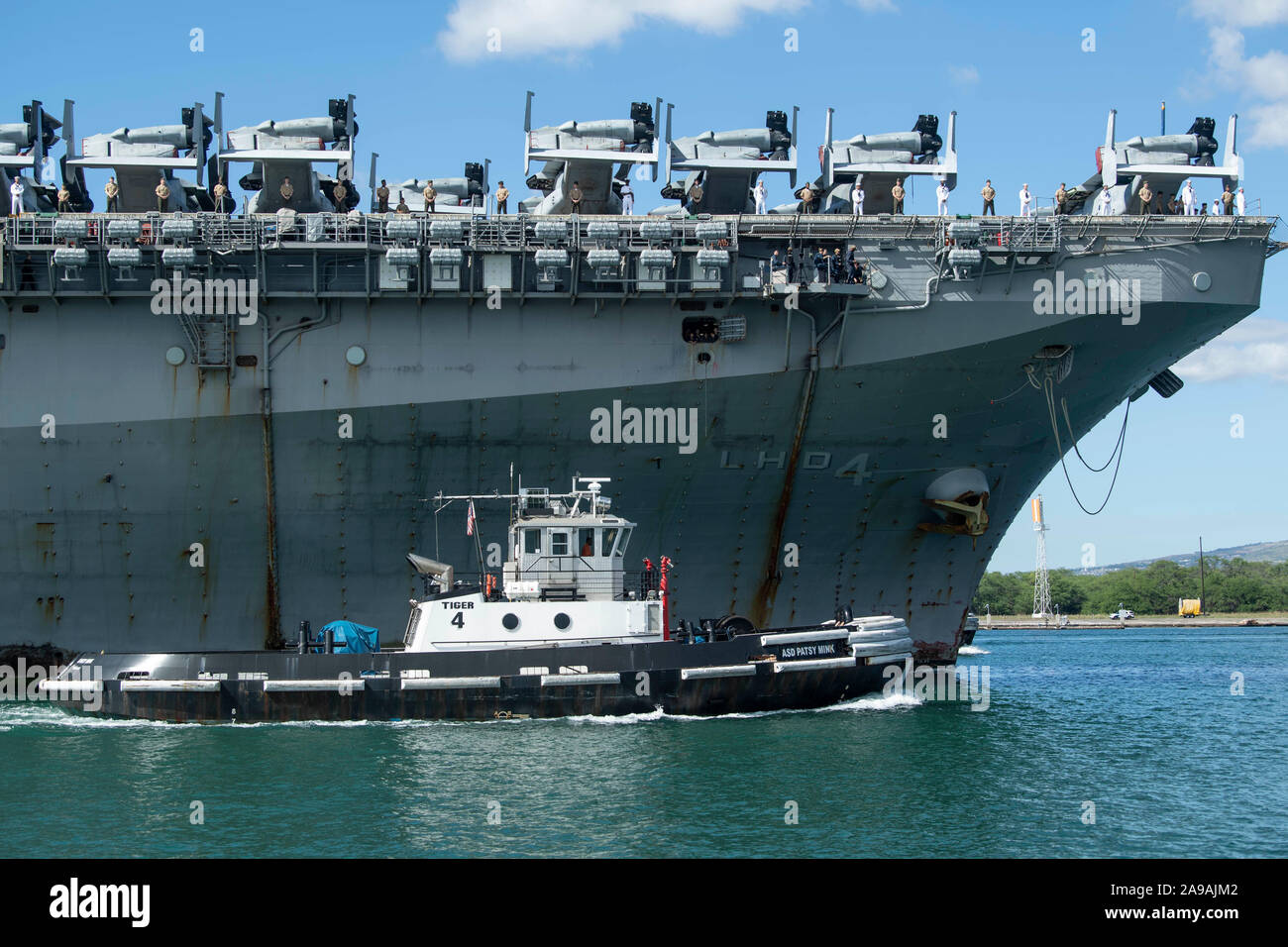 Amphibious ready group exercises hi-res stock photography and images ...