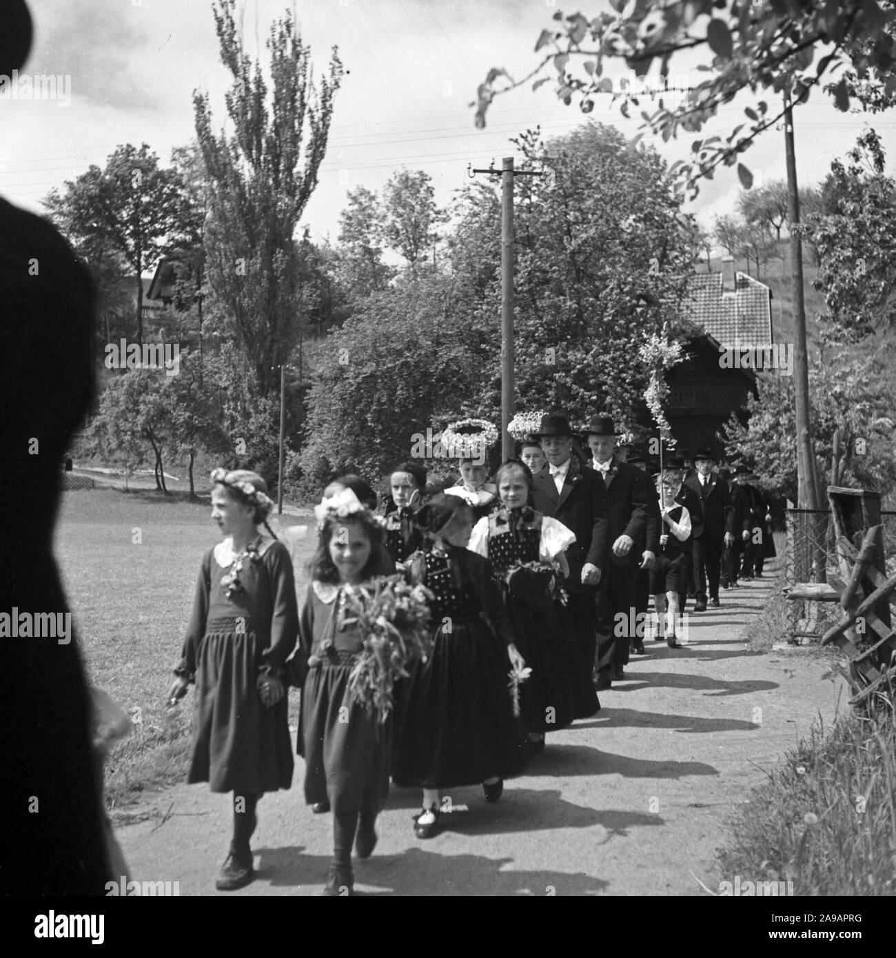 Visiting a rural wedding at Gutach in the Breisgau region, Germany 1930s. Stock Photo