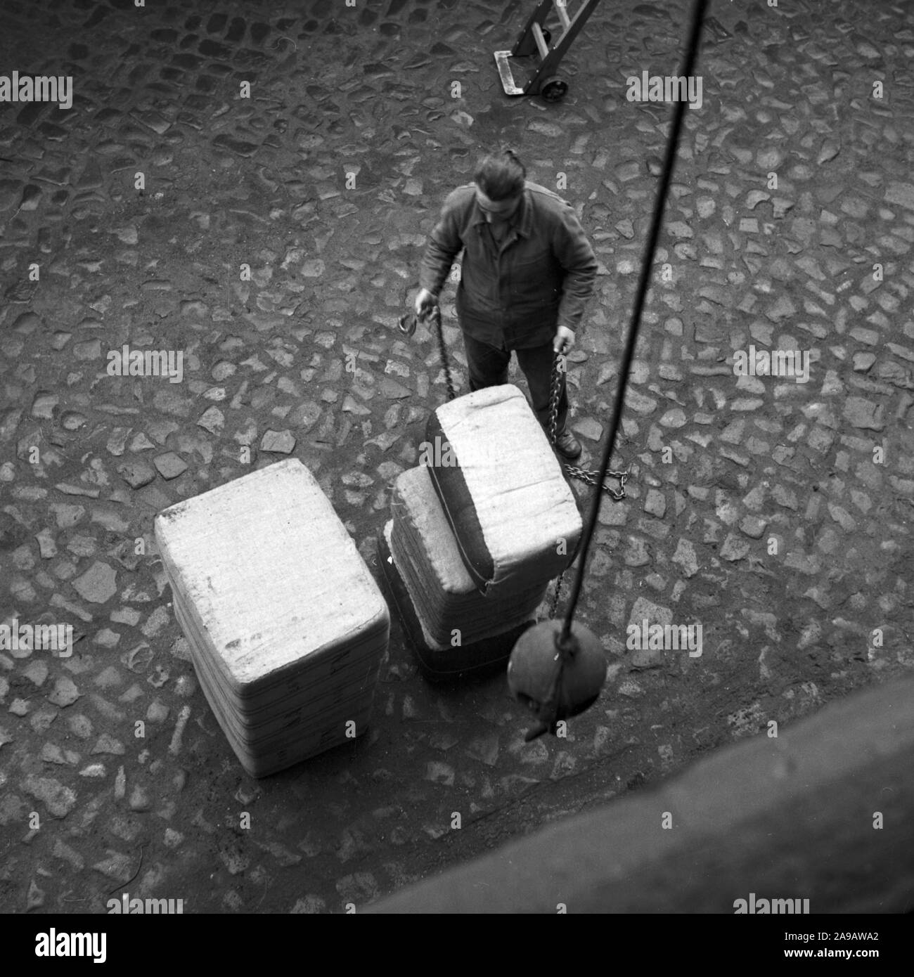 Jobs delivery Black and White Stock Photos & Images