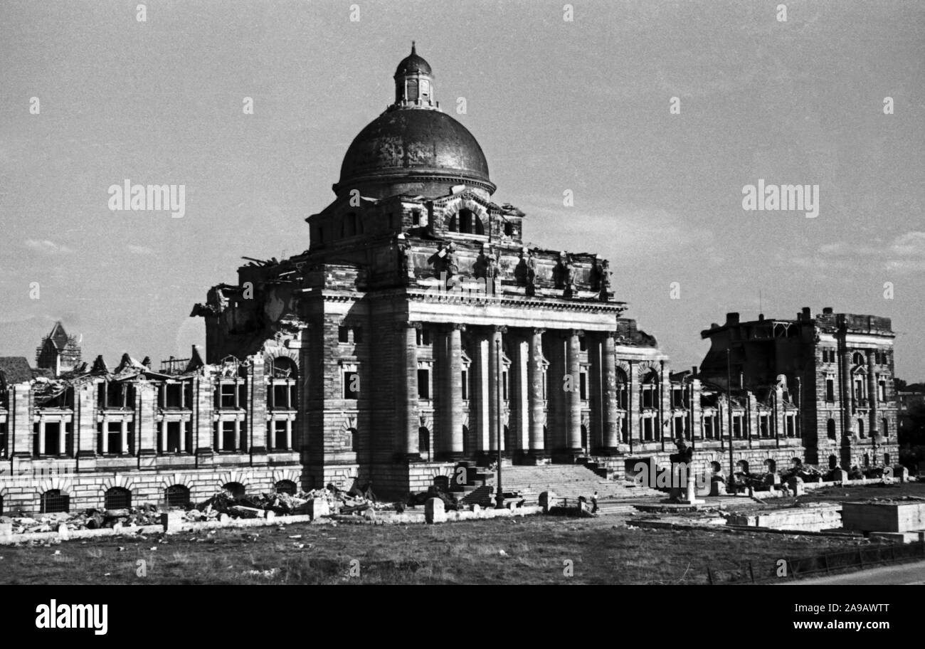 Ruins of Bayerische Staatskanzlei building at Munich, Germany 1940s. Stock Photo