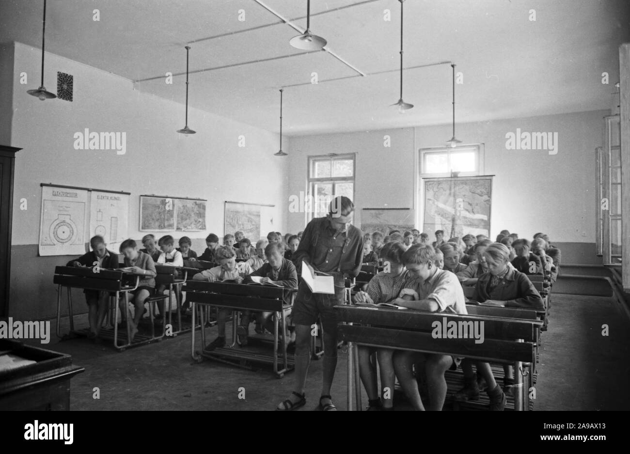 After the war there is education without ideology again, Germany 1940s. Stock Photo