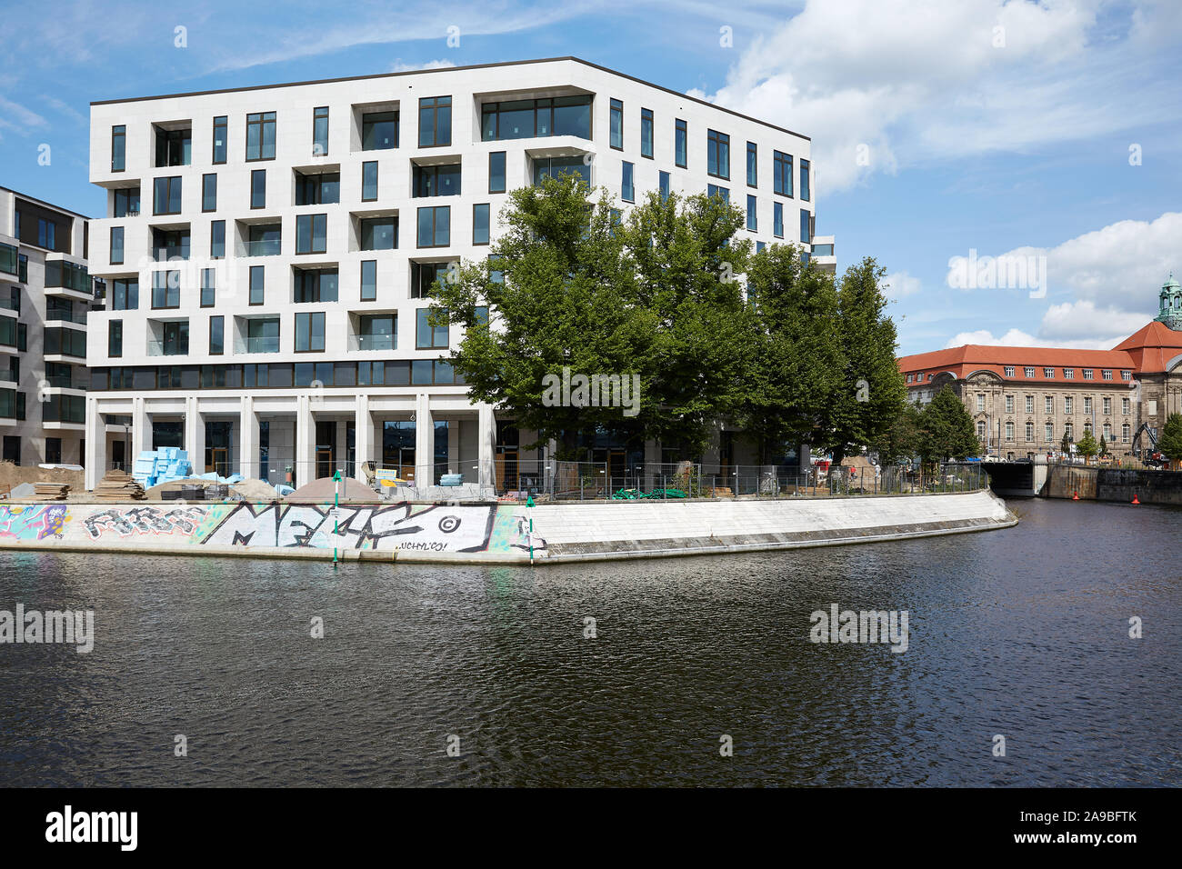 12.08.2019, Berlin, Berlin, Germany - New residential buildings at Humboldthafen in Berlin-Mitte. 00R190812D087CAROEX.JPG [MODEL RELEASE: NO, PROPERTY Stock Photo