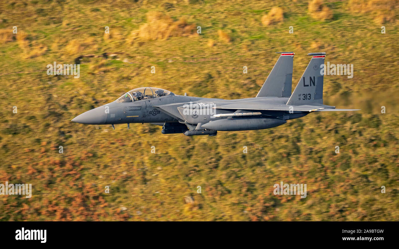 F-15E Strike Eagles 'Raider Flight', from the 48th Fighter Wing at RAF Lakenheath, low level  flying in the Mach Loop, LFA7, Snowdonia, Wales, UK. Stock Photo