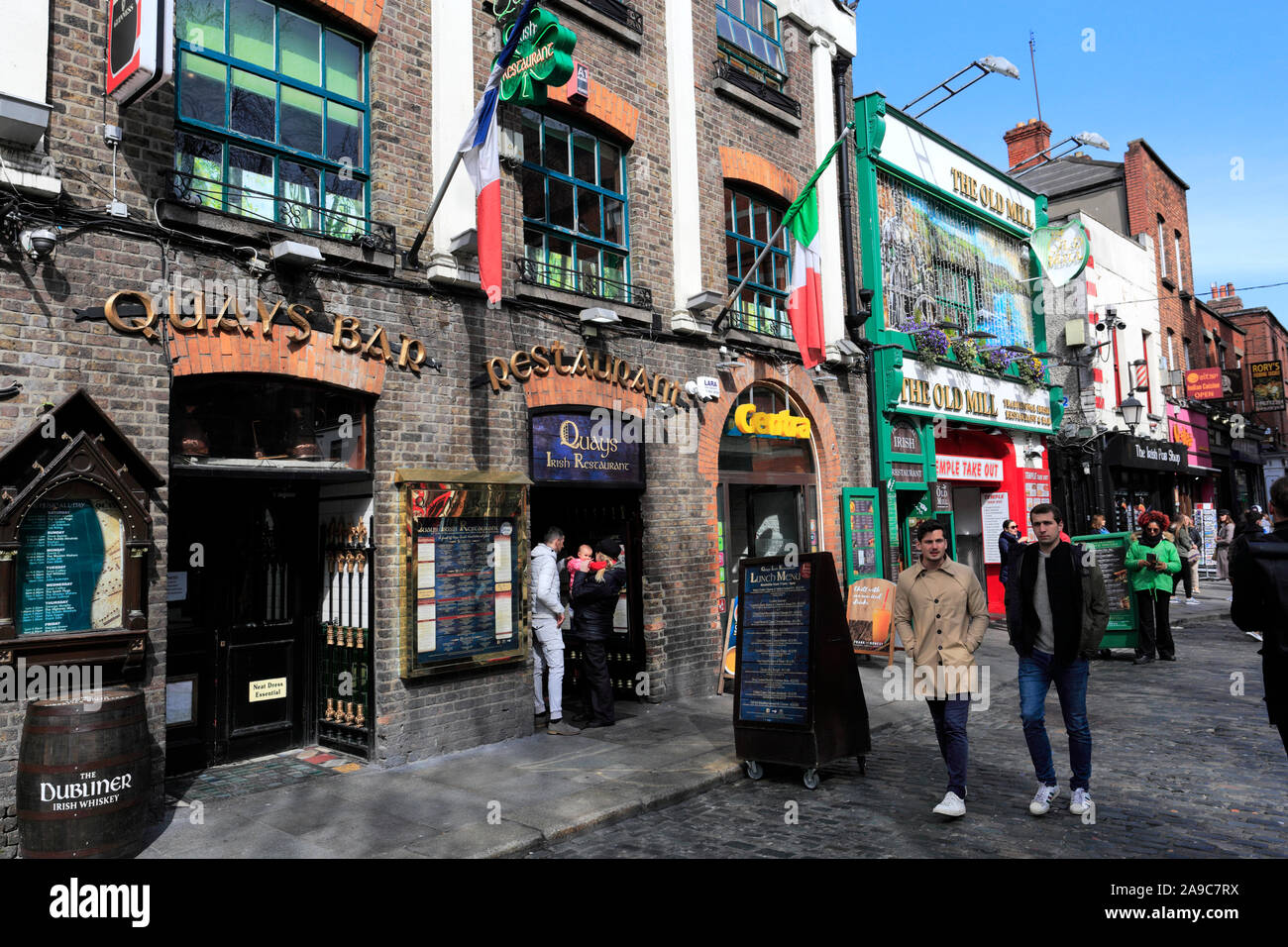 View of Bars and Restaurants in the Temple Bar area of Dublin City, Republic of Ireland Stock Photo