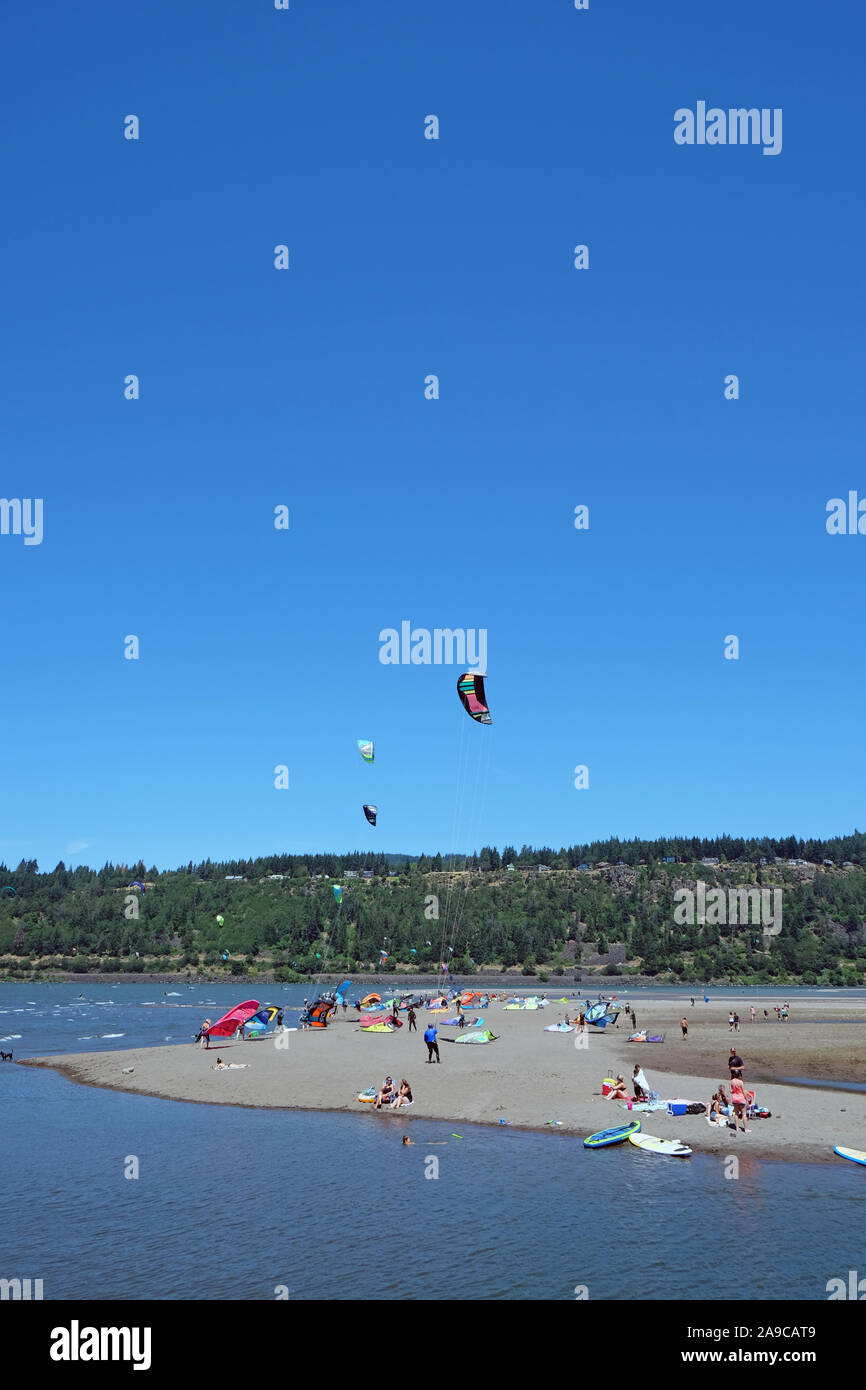 Kite boarding hood hires stock photography and images Alamy