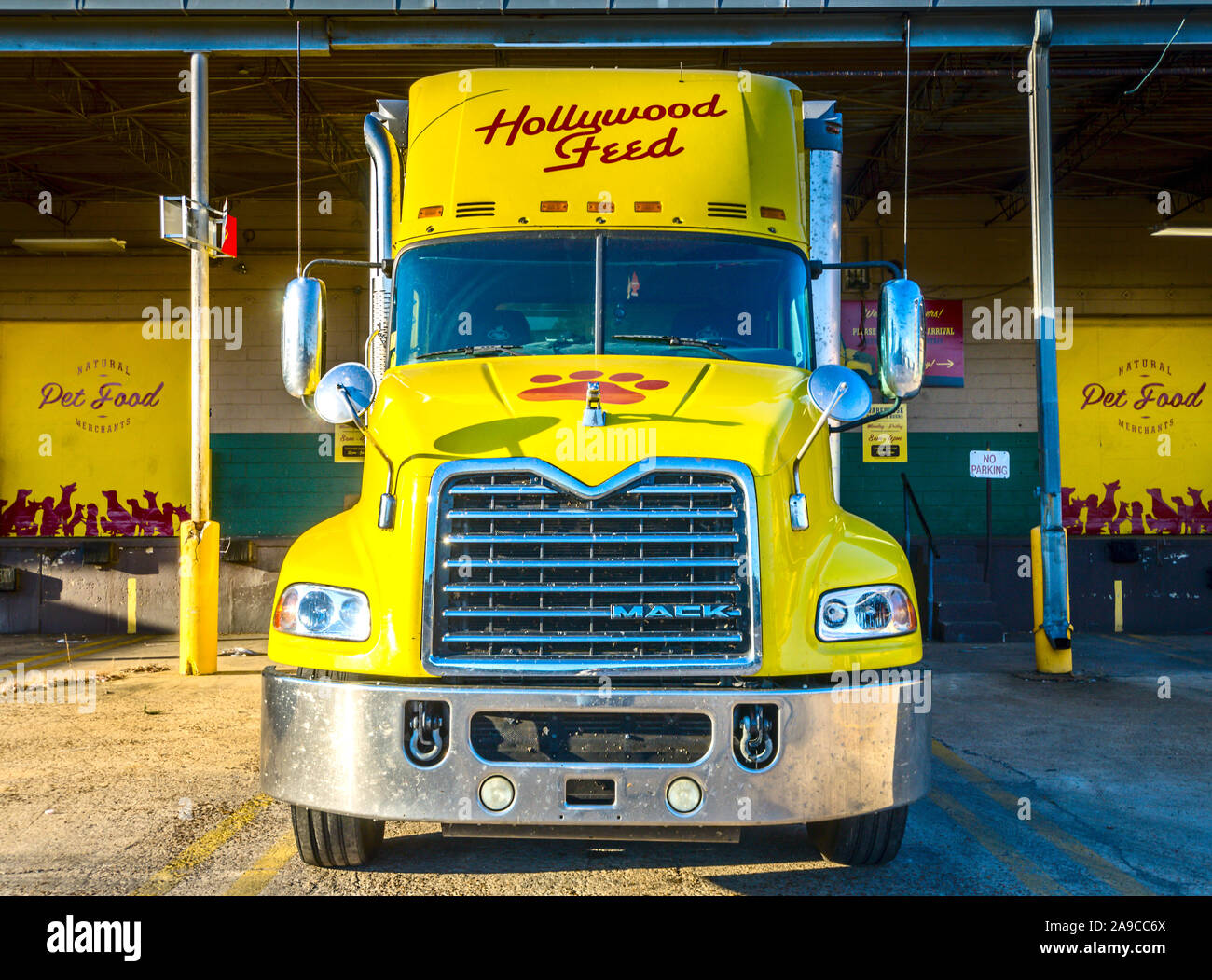 Semi truck store hi res stock photography and images Alamy