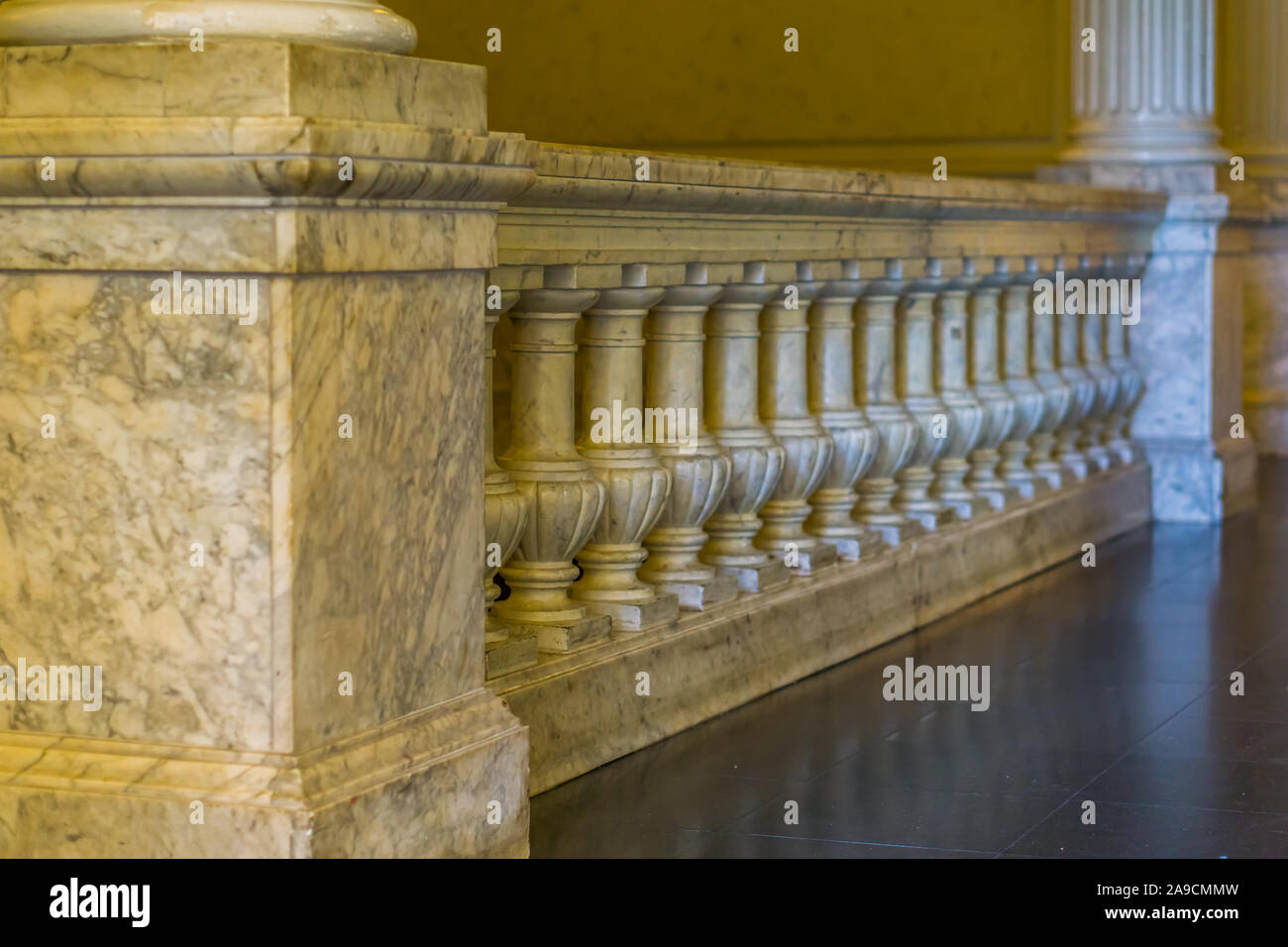 Roman style architecture hi-res stock photography and images - Alamy