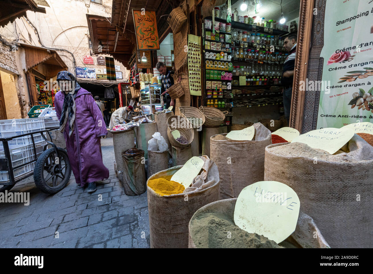 Fez fes morocco bazaar hires stock photography and images Alamy