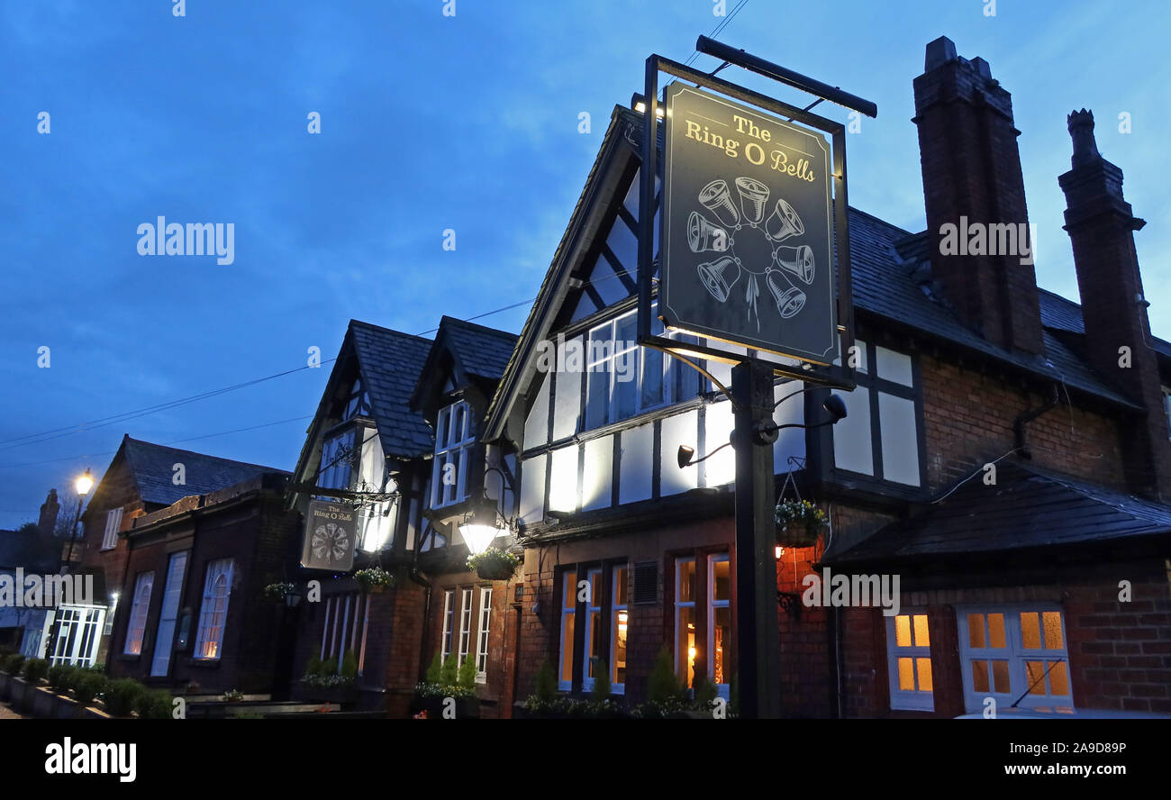 Ring Of Bells Pub, old 1841 historic court sessions house, 7 Chester Rd,  Daresbury, Warrington, Cheshire, North West England, Uk, WA4 4AJ Stock  Photo - Alamy