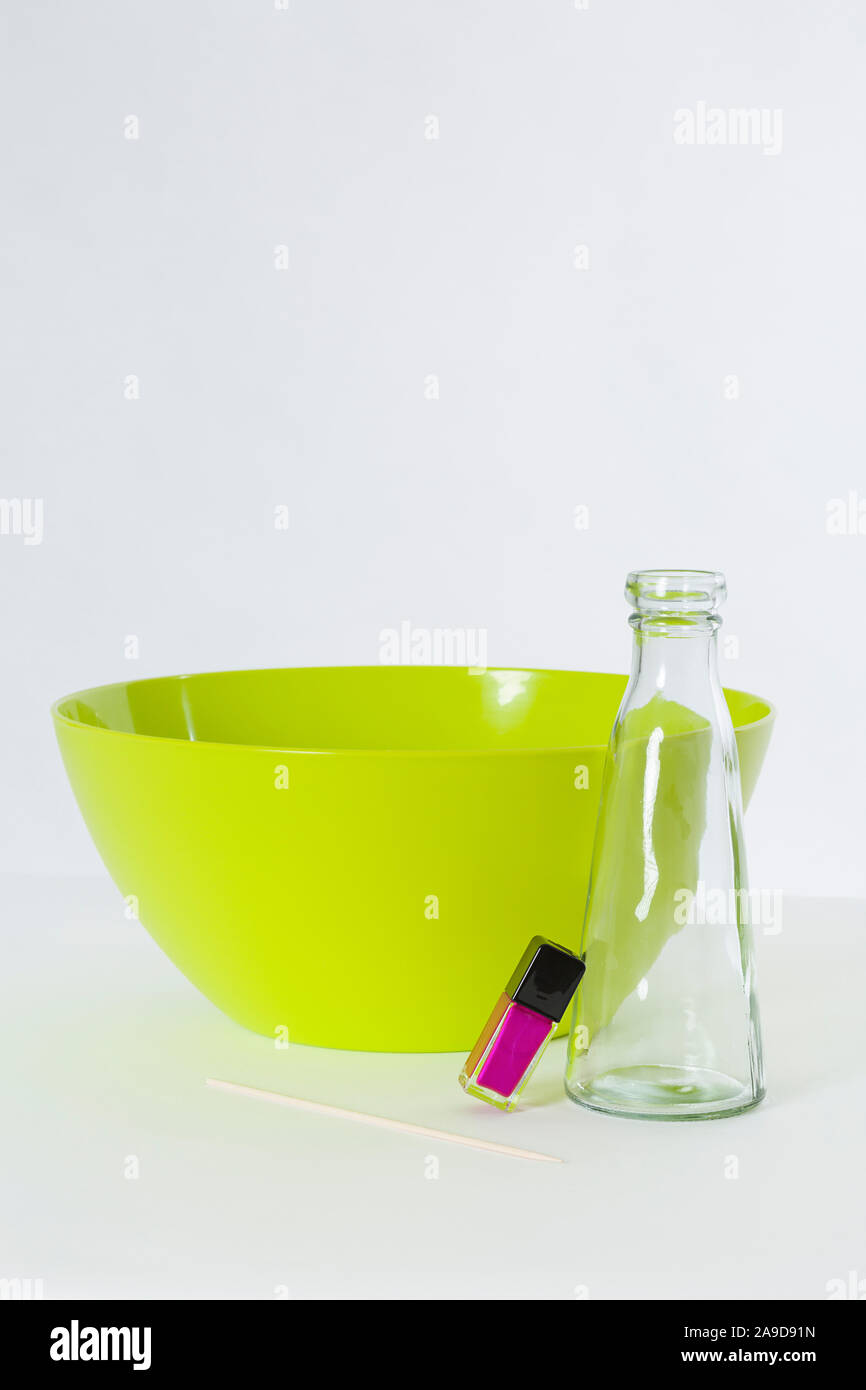 DIY, marbling, vase, bowl, nail polish Stock Photo Alamy
