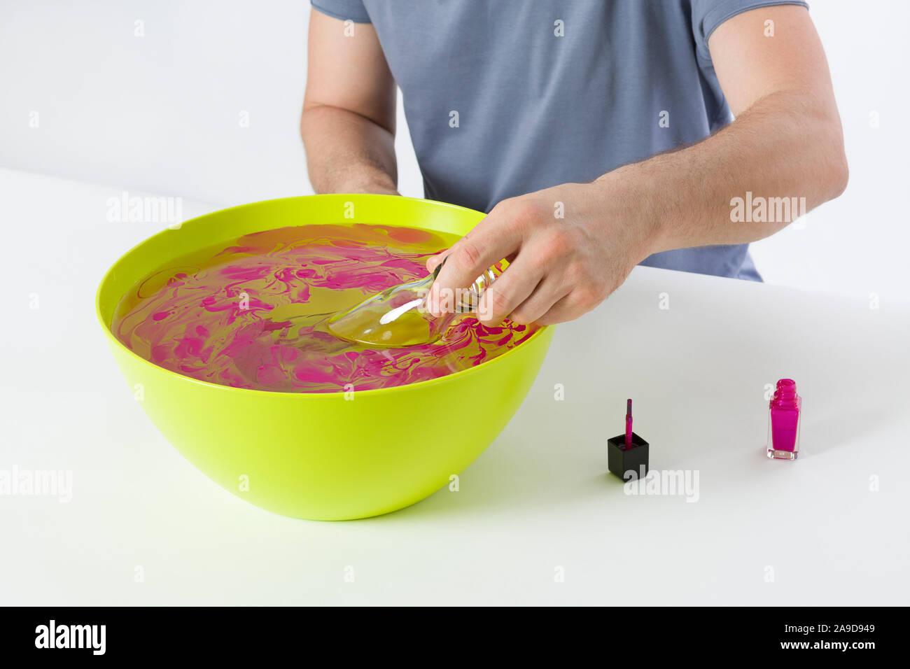 DIY, marbling, bowl, nail polish, vase dipping Stock Photo Alamy
