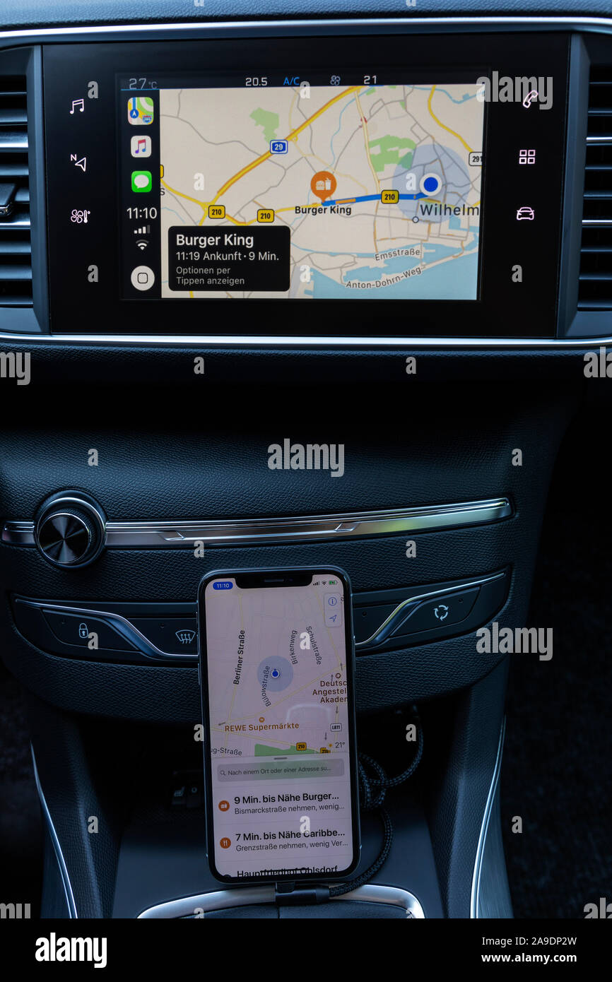 iPhone, shipping, Navigation system, Infotainment system, Apple CarPlay,  Display, Touchscreen, Dashboard, Car, Peugeot 308 Stock Photo - Alamy