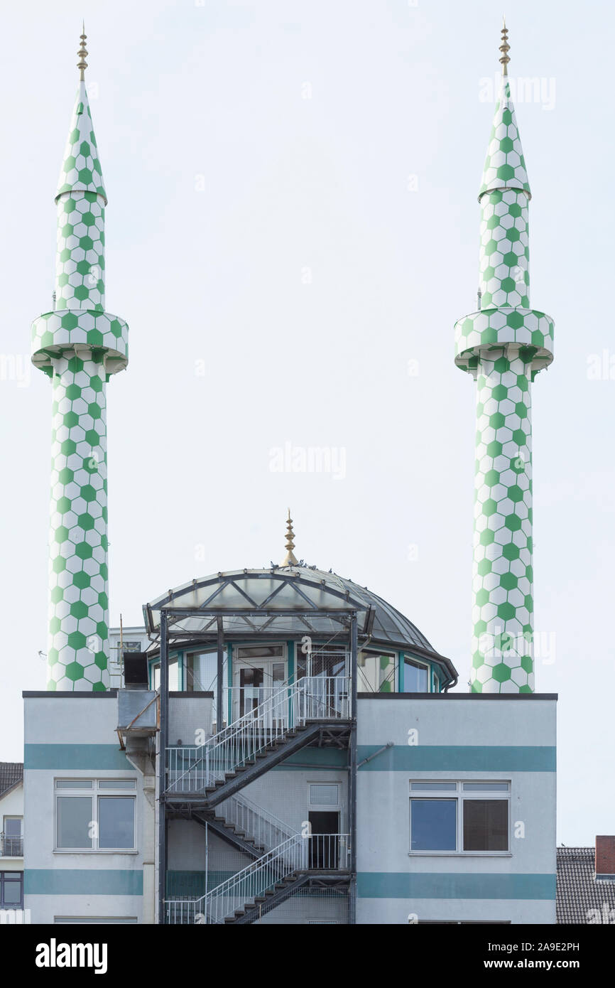 Centrum mosque Hamburg (in Turkish Merkez Camii) in Saint Georg, Hamburg,  Germany, Europe Stock Photo - Alamy