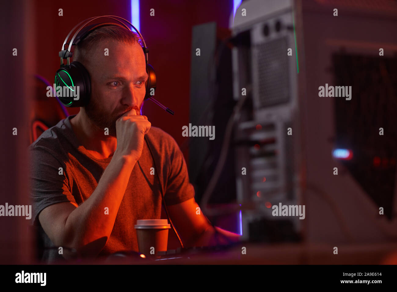 Serious computer hi-res stock photography and images - Alamy