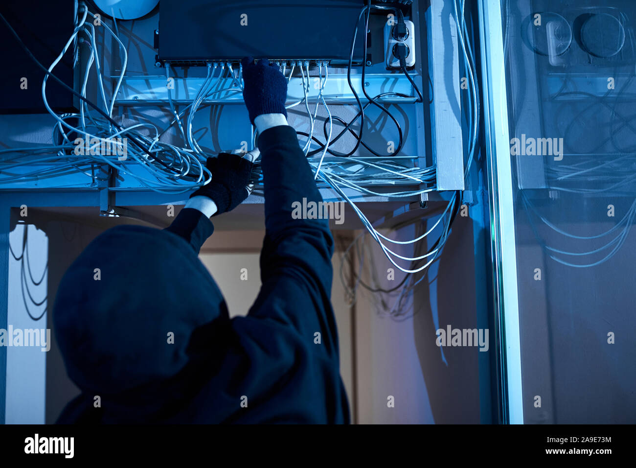 Pulling the plug hi-res stock photography and images - Alamy