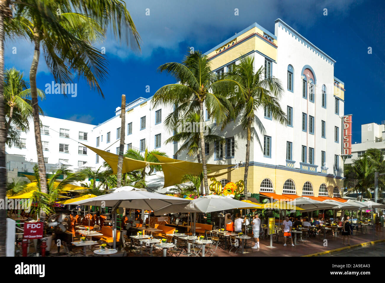 Restaurants and hotels, holiday apartments and luxury flats, Ocean