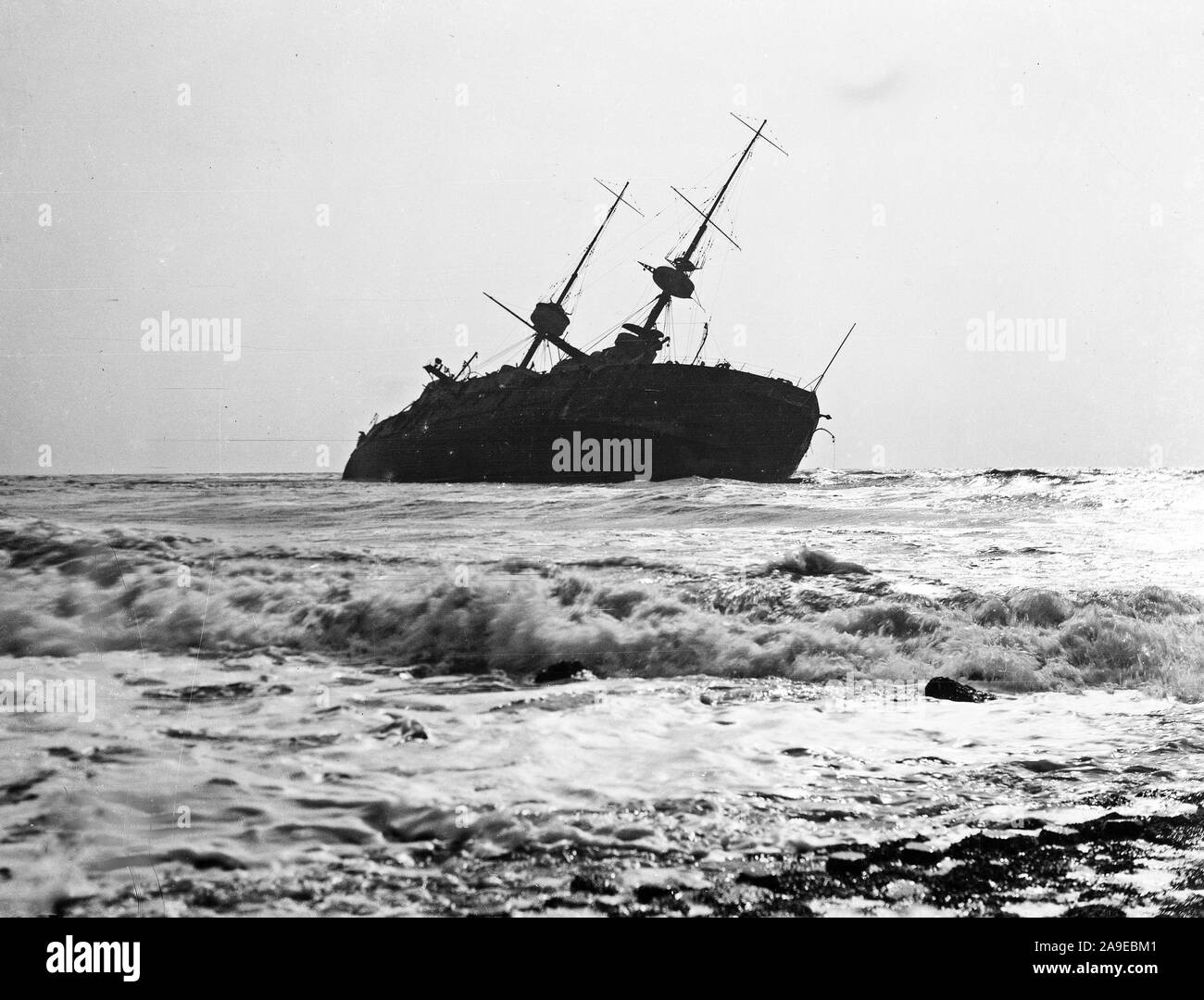 The British battleship H.M.S. Prince George with a blow after stranding for the Hondsbossche Seawall on December 28, 1921 Stock Photo