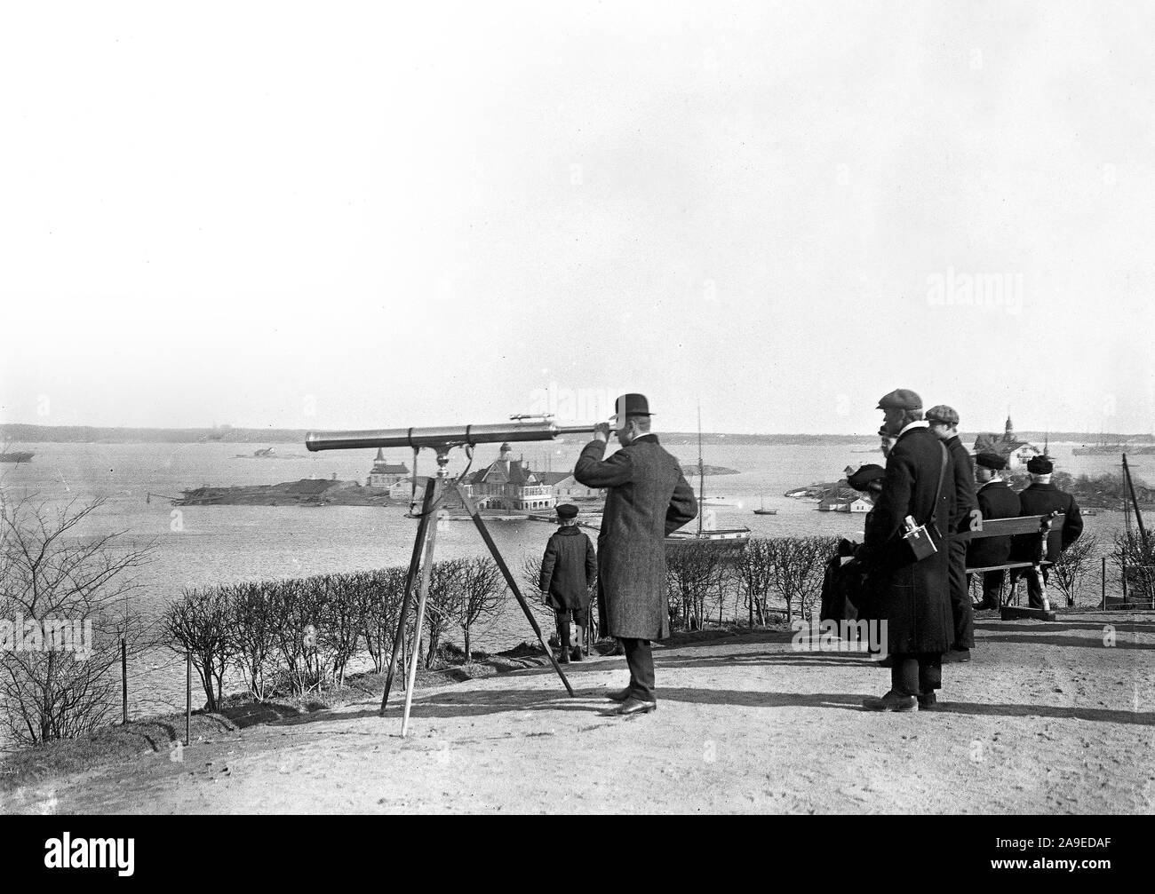 With binoculars on Tähtitornin vuori (Finland) ca. 1900 Stock Photo