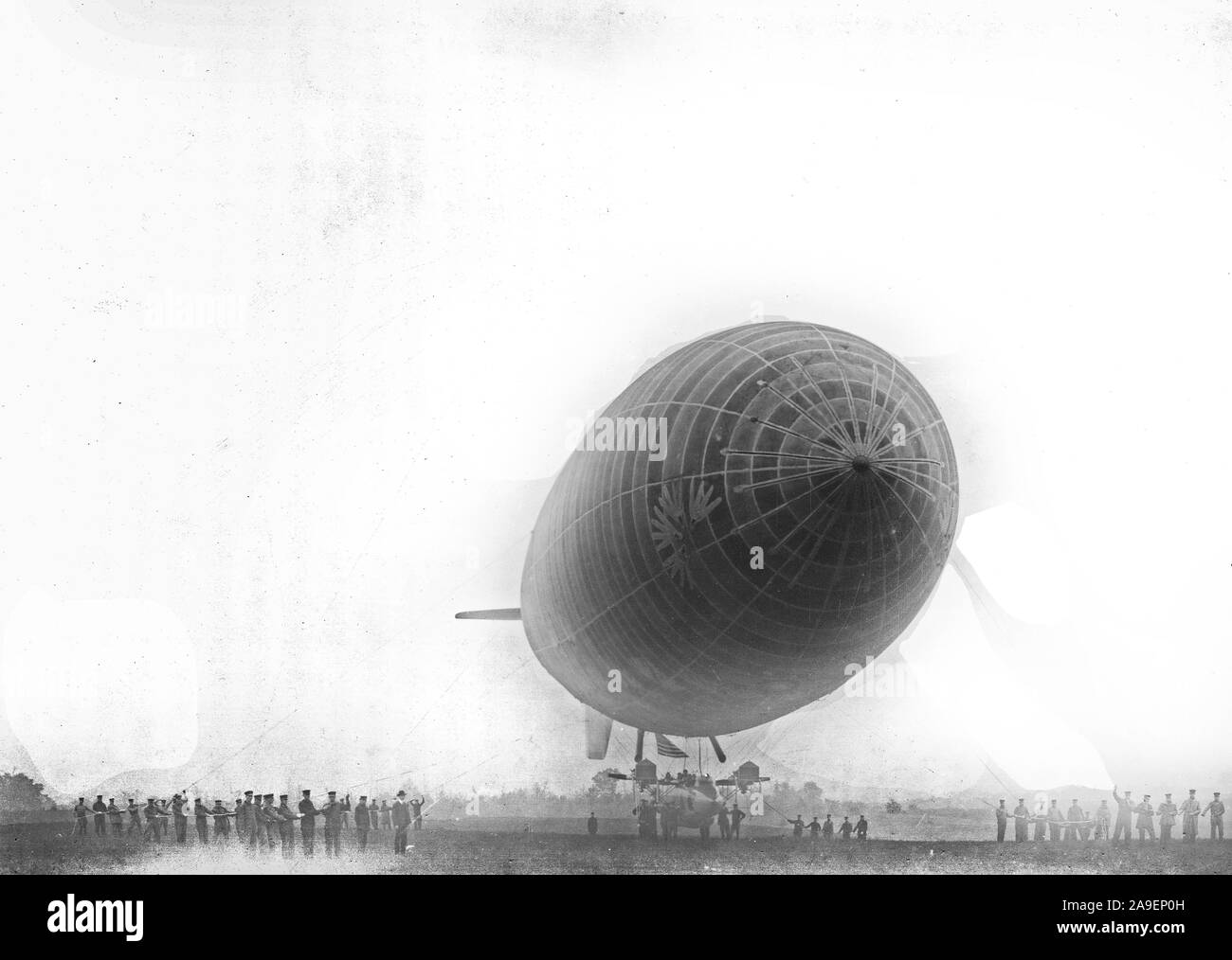 Twin engine c 1 dirigible hires stock photography and images Alamy