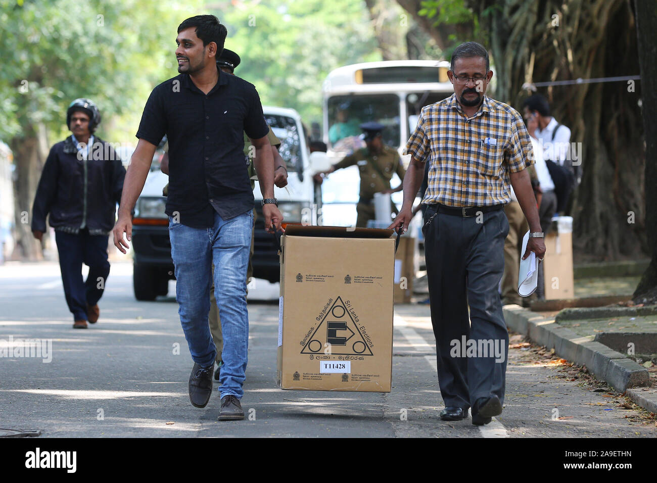 Colombo. 15th Nov, 2019. Sri Lankan electoral officials collect ballot