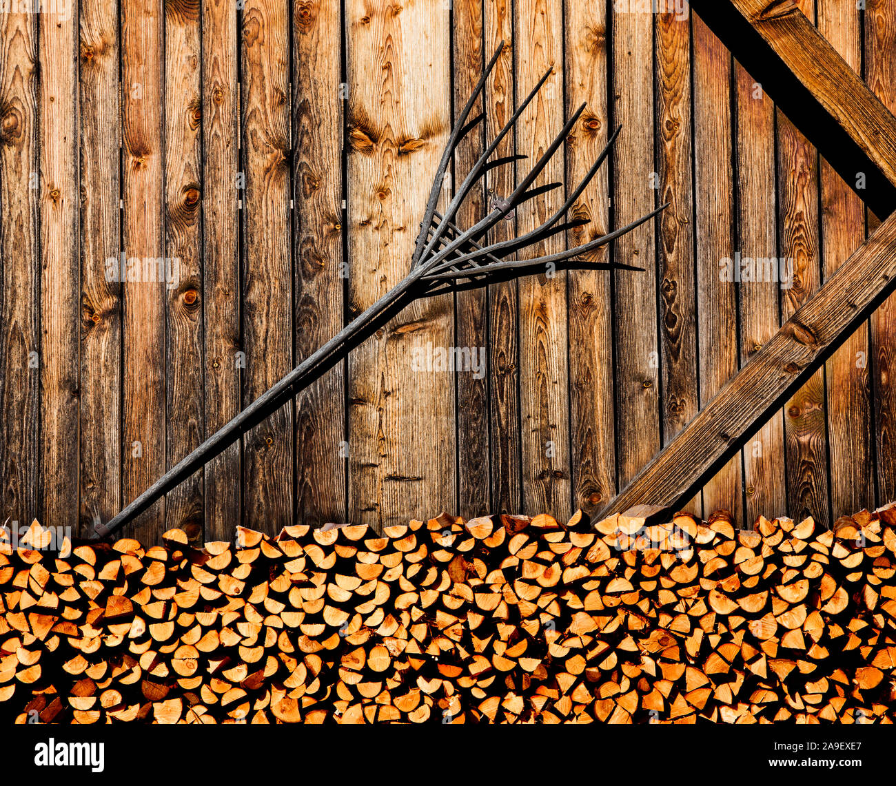 Old wooden farm gates hi-res stock photography and images - Alamy