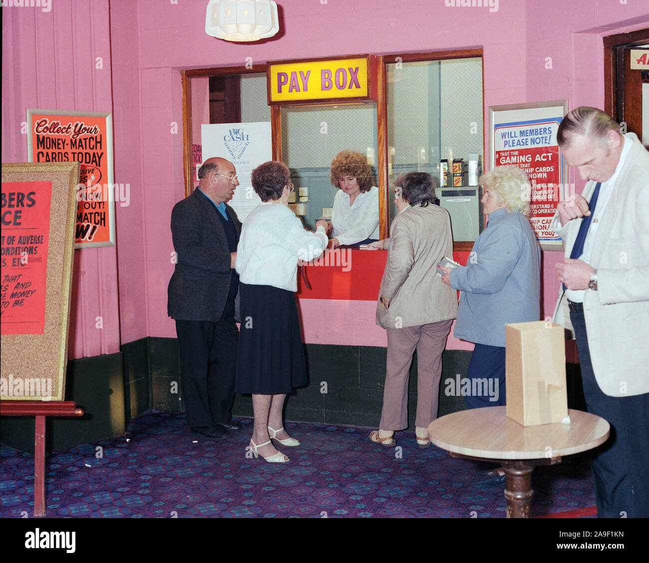 Bingo hall uk 1980s hires stock photography and images Alamy