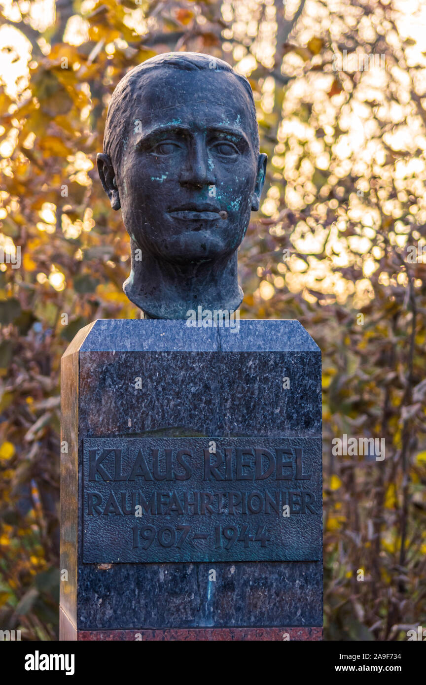 Bust of Klaus Riedel a German rocket pioneer. He was involved in liquid rocket fuel experiments, and eventually worked on the V-2 programme Stock Photo