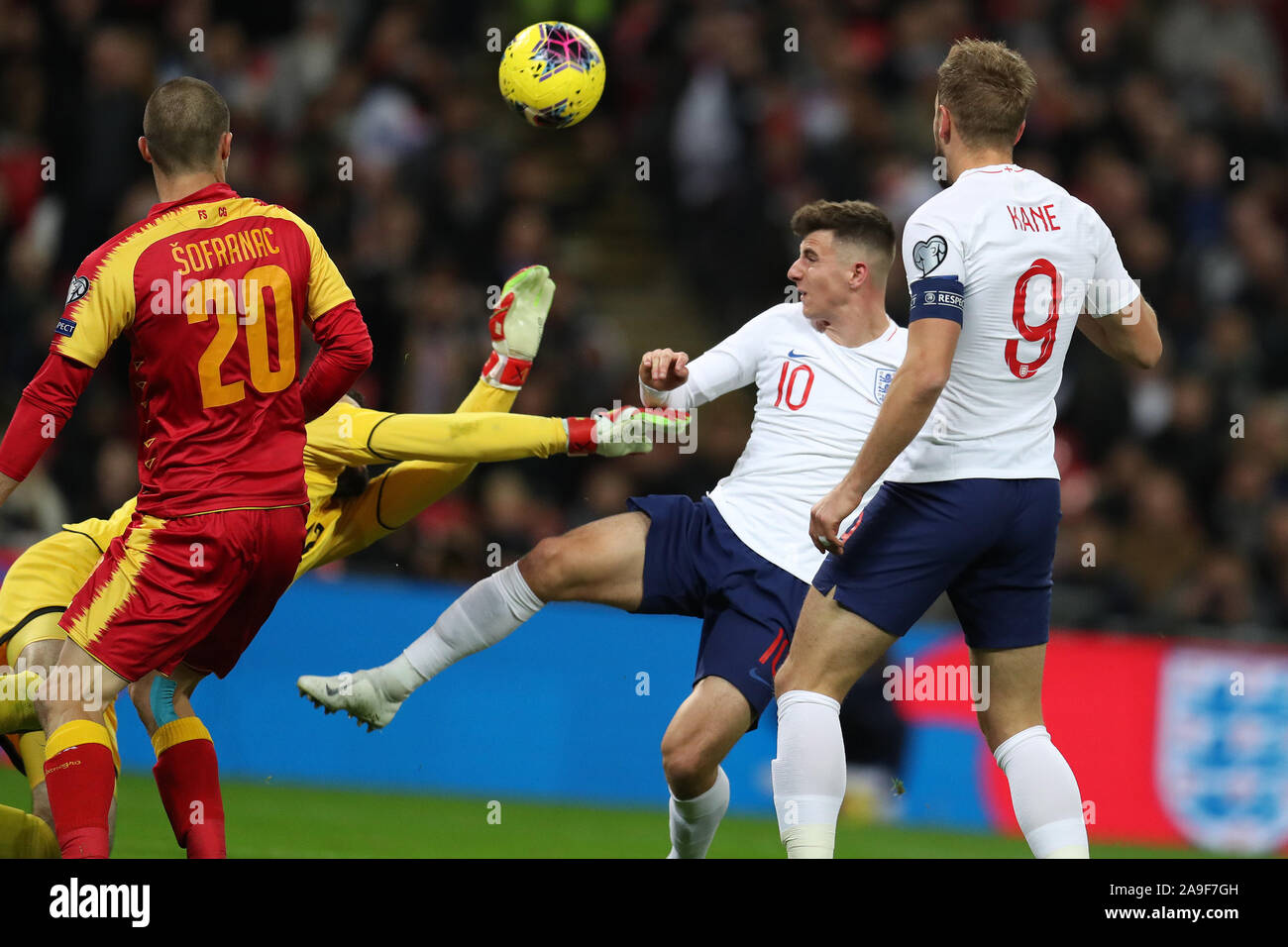 London, UK. 14th Nov, 2019. Mason Mount of England (10) in action. UEFA Euro 2020 qualifier, group A match, England v Montenegro at Wembley Stadium in London on Thursday 14th November 2019. EDITORIAL USE ONLY. this image may only be used for Editorial purposes. Editorial use only, license required for commercial use. No use in betting, games or a single club/league/player publications pic by Andrew Orchard/Andrew Orchard sports photography/Alamy Live news Credit: Andrew Orchard sports photography/Alamy Live News Stock Photo