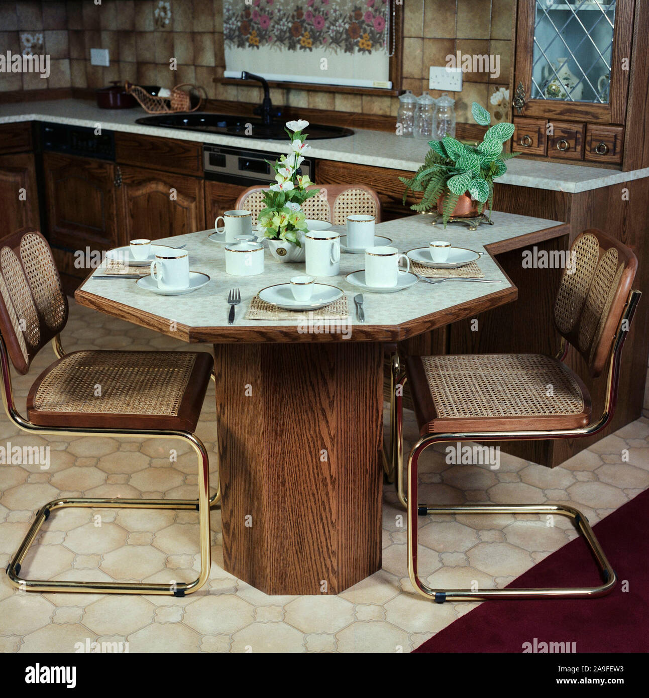 1980s kitchen uk hi-res stock photography and images - Alamy