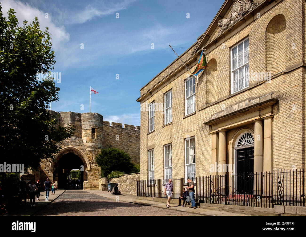 The gateway to Lincoln Castle and the Judges' Lodgings on Castle Hill Stock Photo
