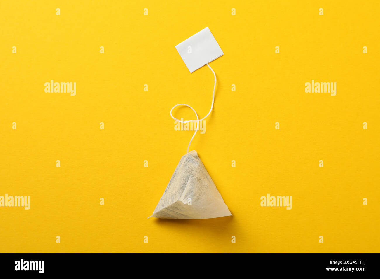 Download Pyramid Tea Bag High Resolution Stock Photography And Images Alamy Yellowimages Mockups
