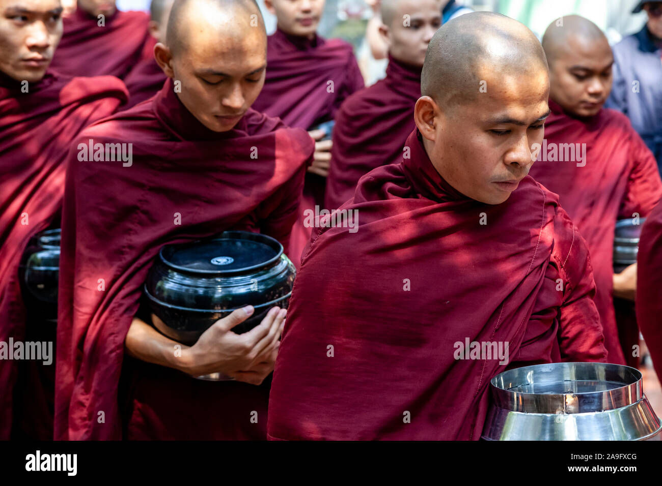 Procession buddhist monks walking hires stock photography and images