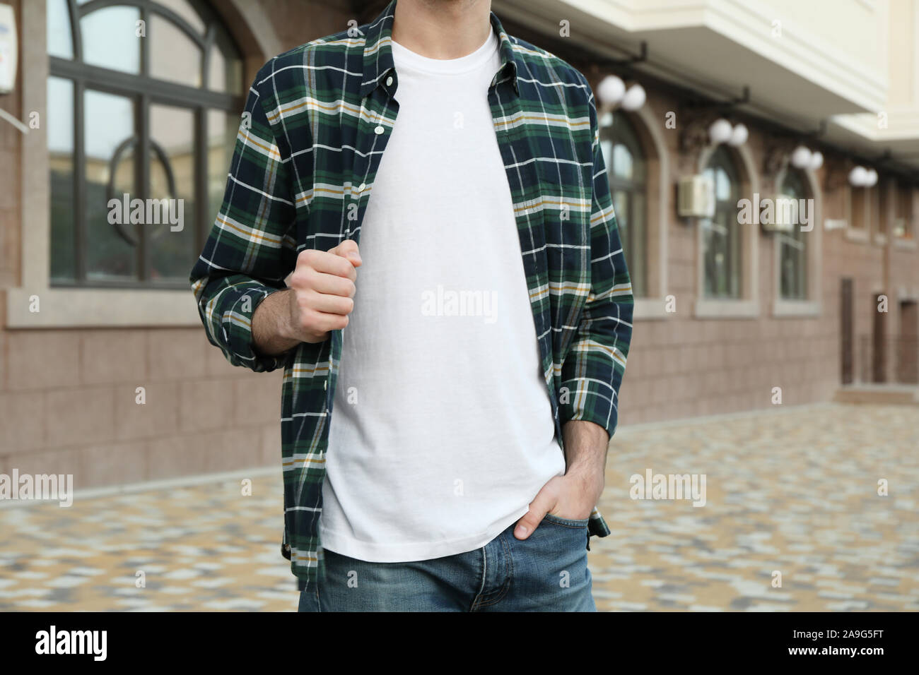 Black and white checkered shirt hi-res stock photography and images - Alamy