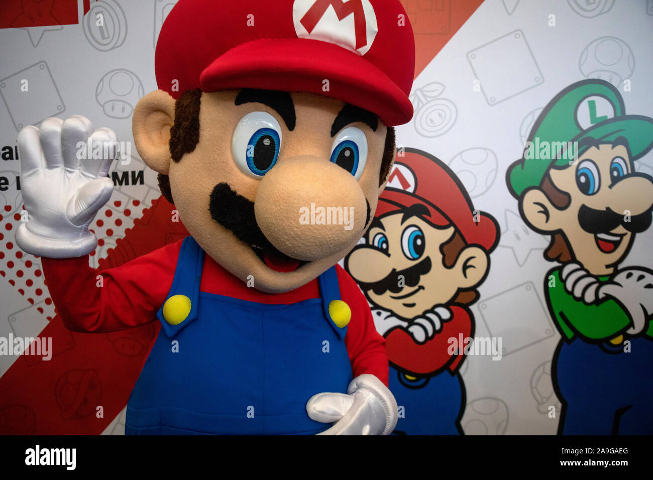 Mario and luigi hi-res stock photography and images - Alamy