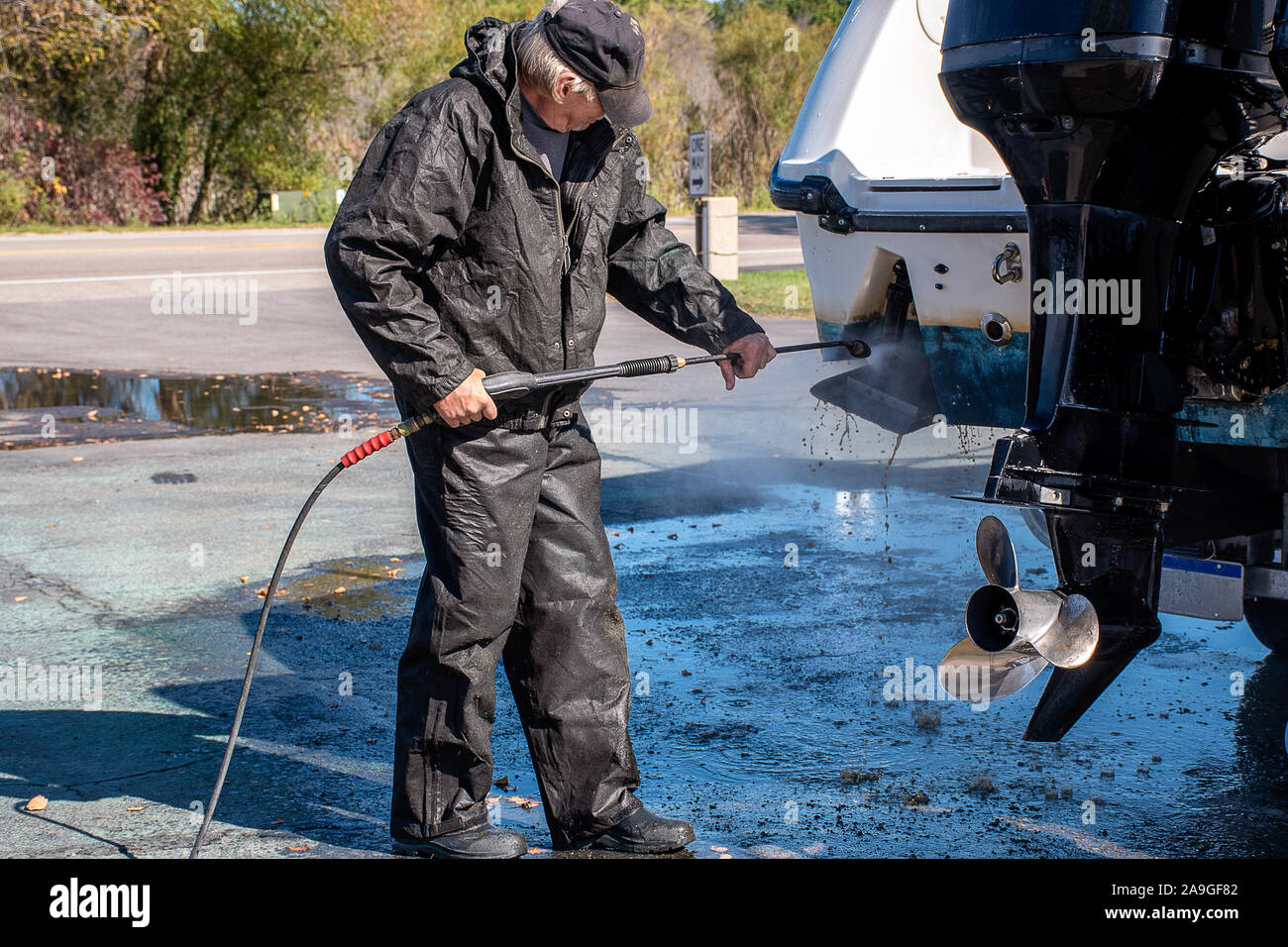 Pressure washing suit hires stock photography and images Alamy