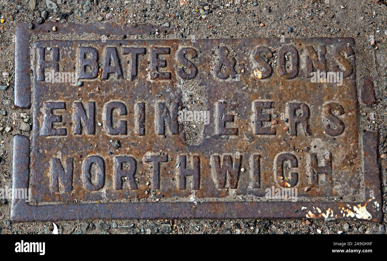 Grid / Manhole cover, H Bates & sons,Engineers, Northwich, Cheshire, CW8 1AJ Stock Photo