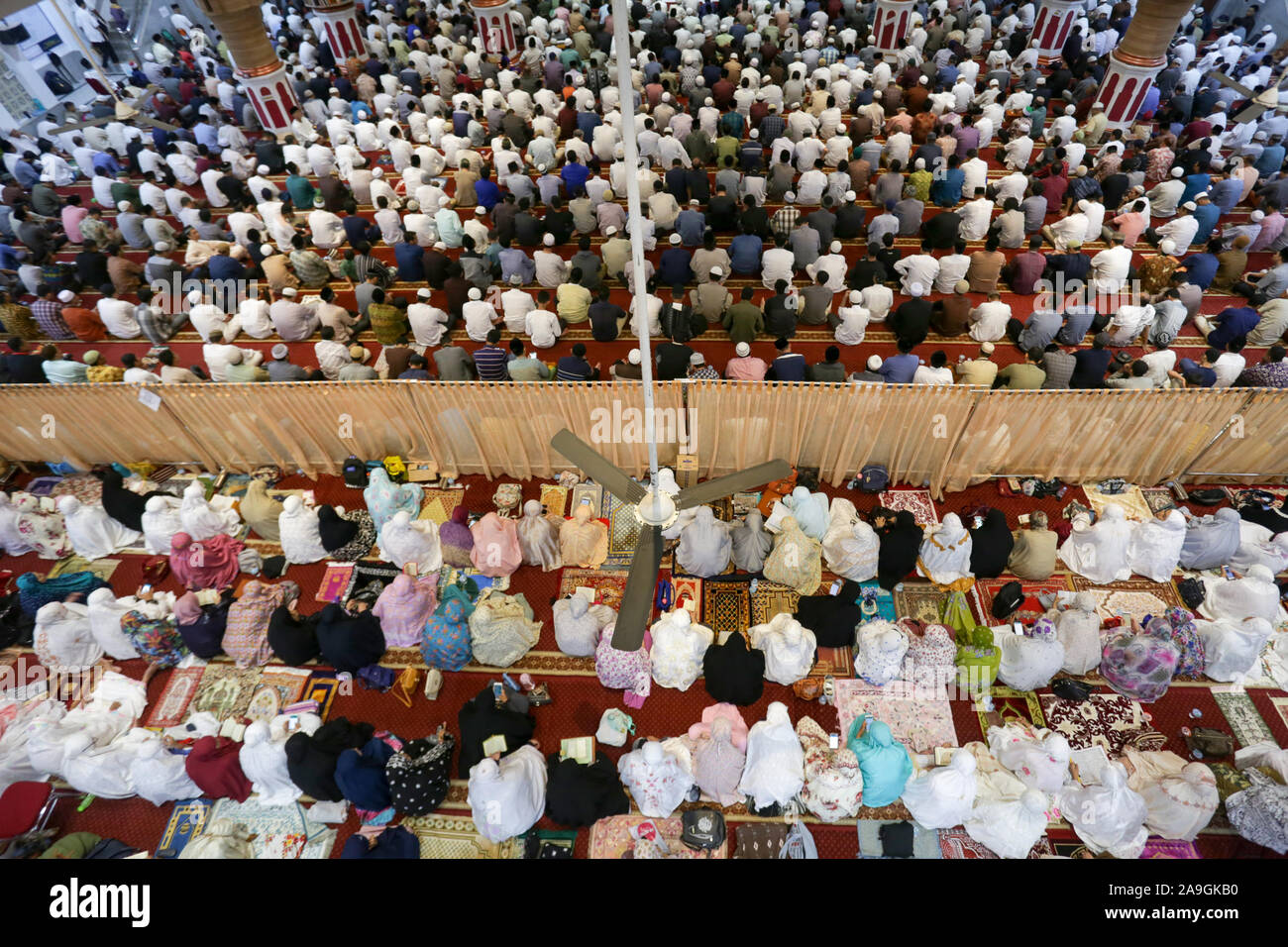 Celebration of congregational prayers at the Oman Mosque or Al Makmur Grand Mosque, Banda Aceh, Indonesia Stock Photo