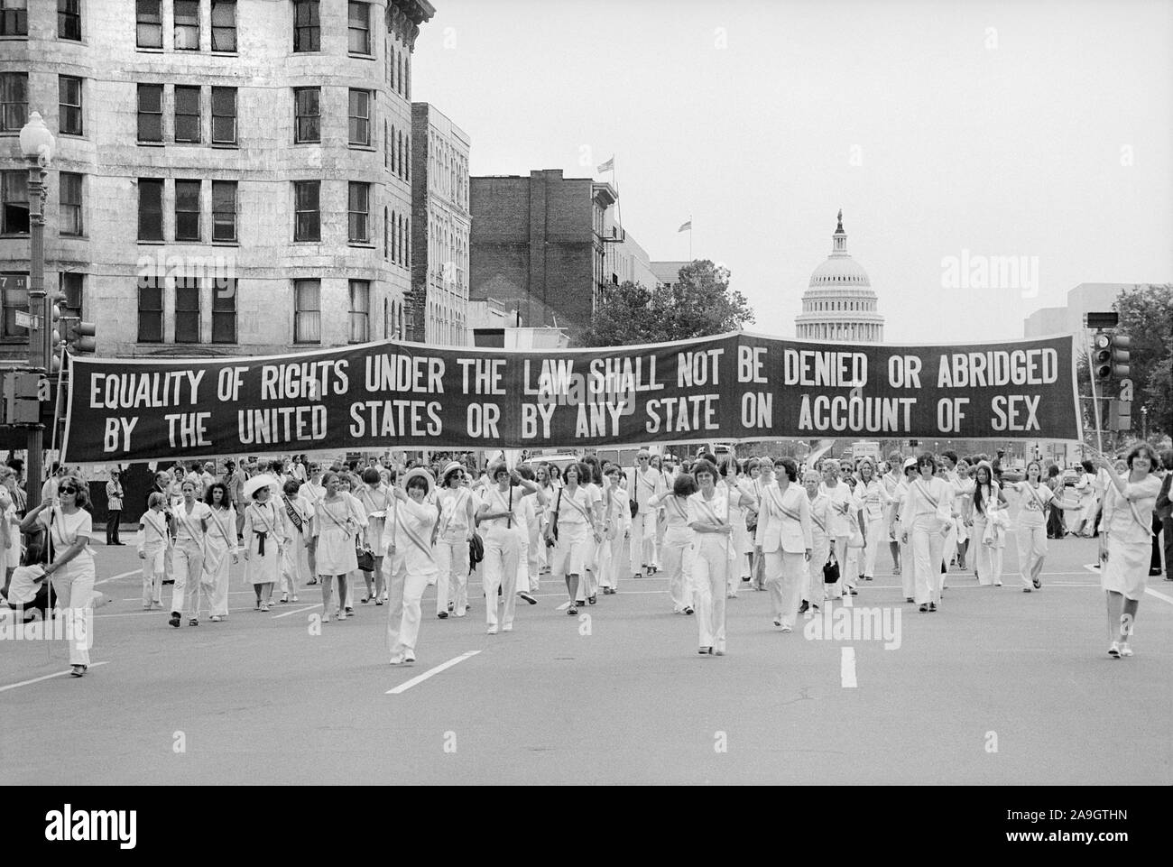 1970 usa equal women hi-res stock photography and images - Alamy