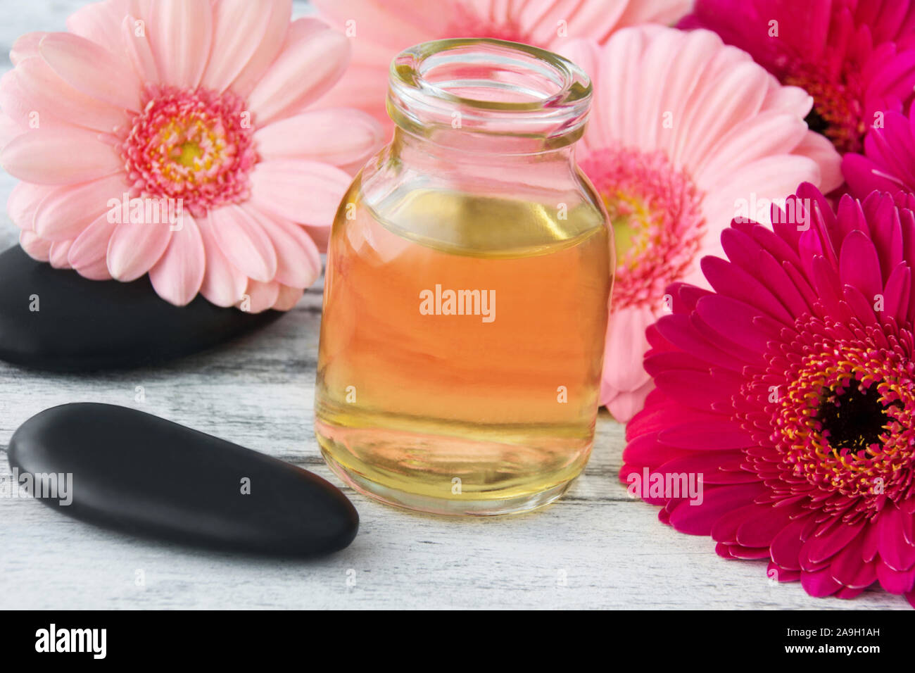 Hot oil massage hires stock photography and images Alamy