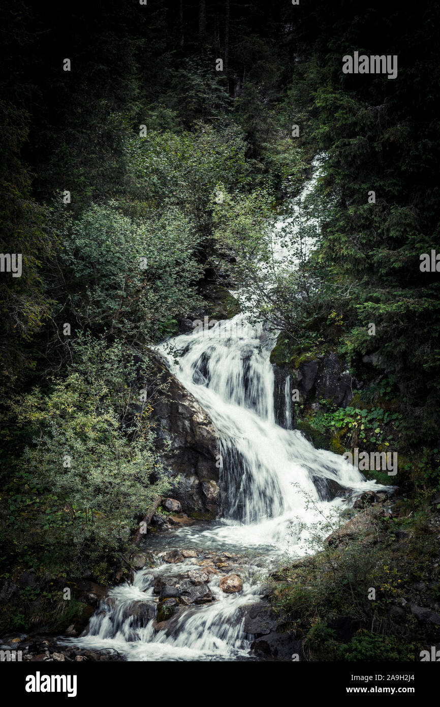Stream flowing down mountain hi-res stock photography and images - Alamy