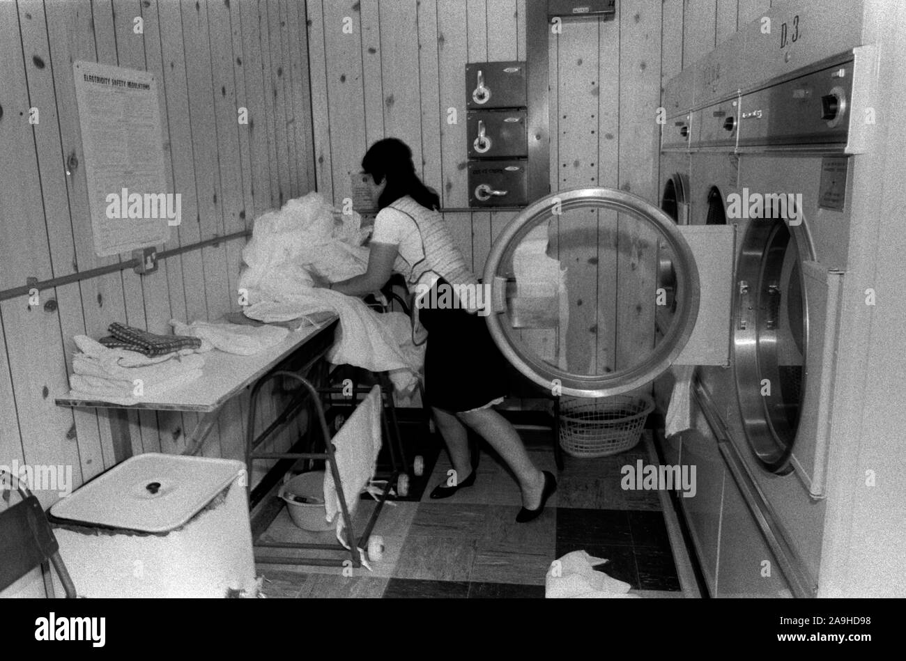 HM Prison Styal Wilmslow Cheshire UK 1980s. Womens prison, female prisoner doing her laundry 1986. HOMER SYKES Stock Photo