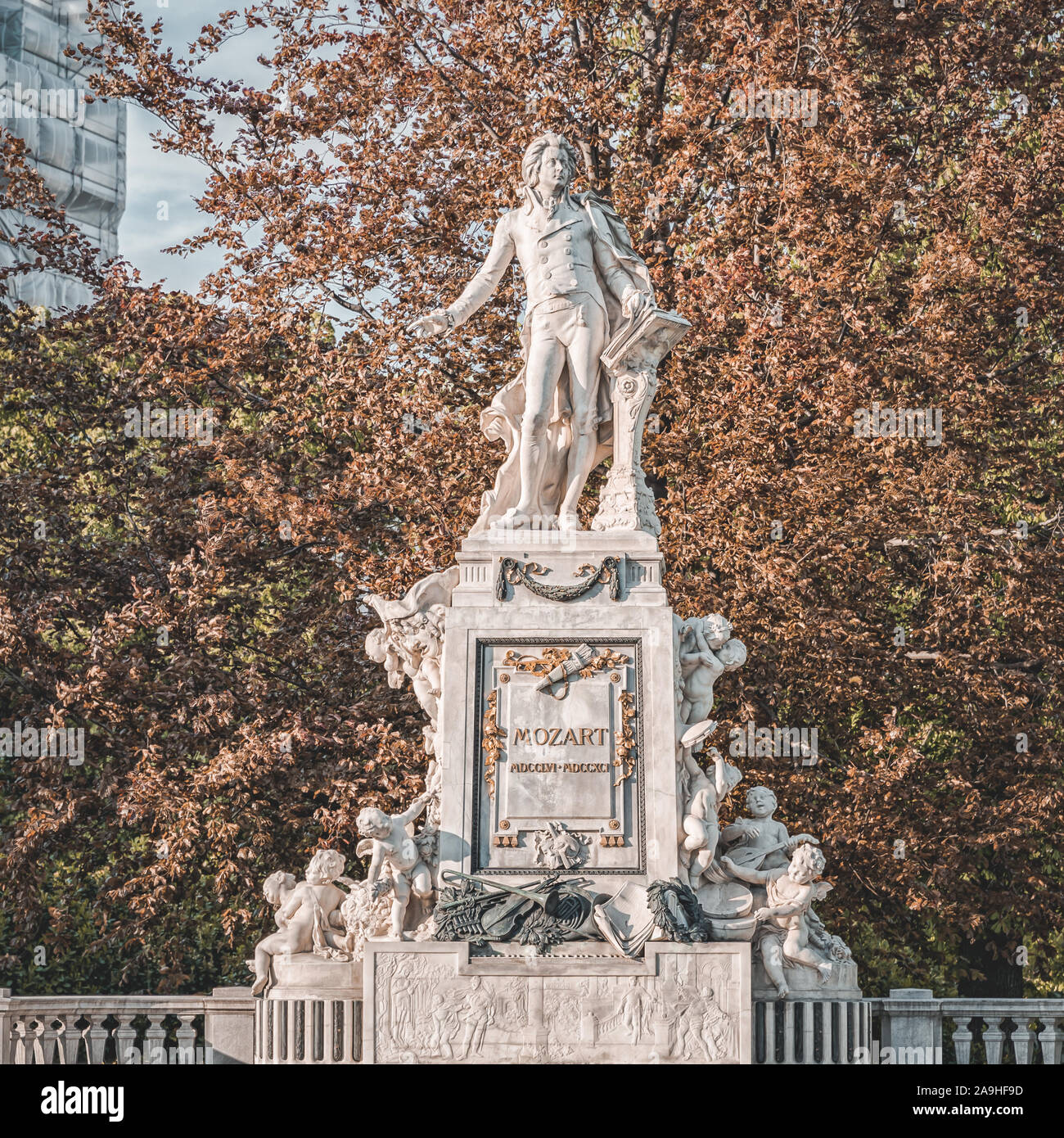 Mozartdenkmal hi-res stock photography and images - Alamy