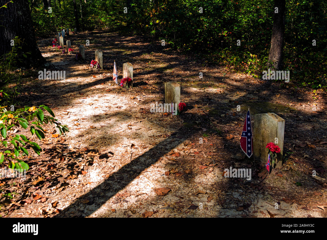 Confererate soldiers graves on the Natchez Trace Parkway Mississippi MS  also known as the 'Old Natchez Trace', is a historic forest trail within the Stock Photo