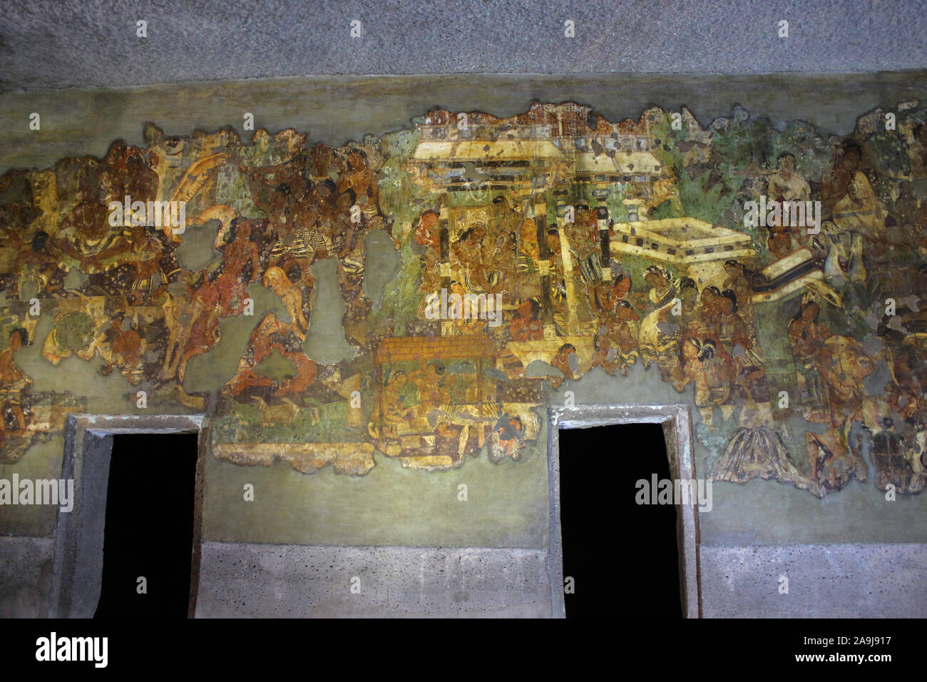 Cave 1: Fresco Painting, Mahajanaka Jataka, Ajanta caves, Aurangabad, Maharashtra Stock Photo