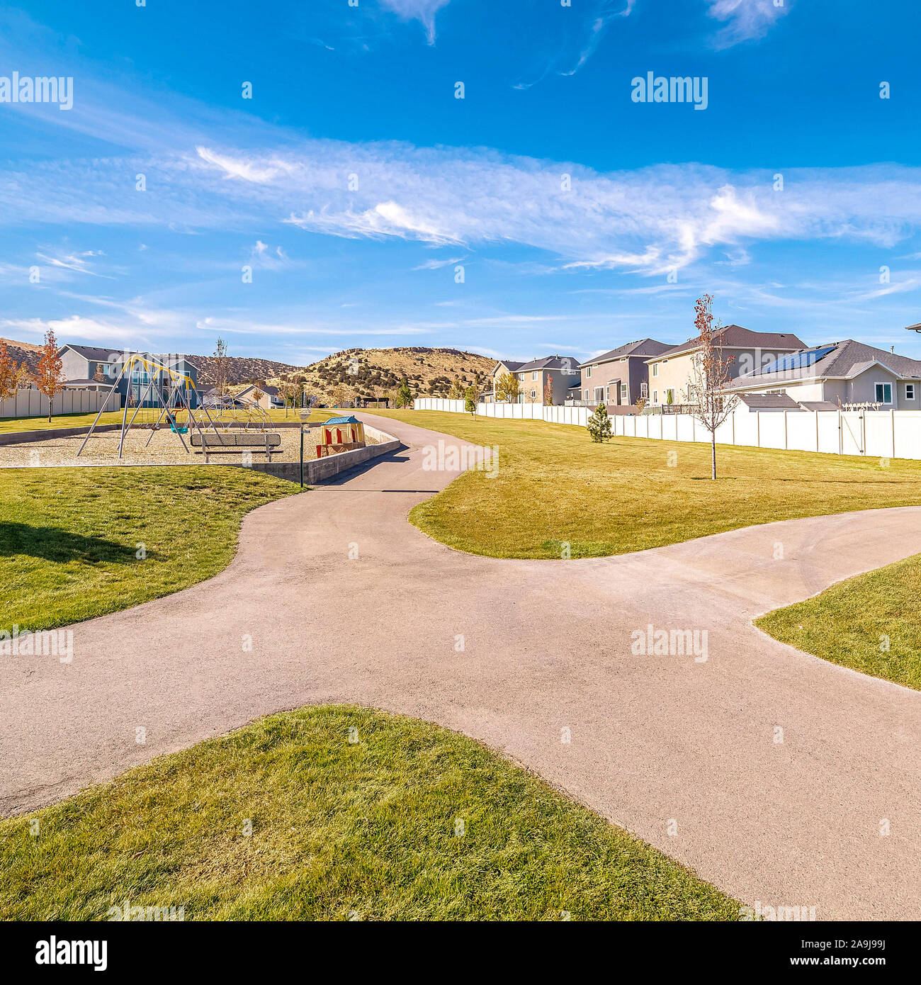 Paved walkways hi-res stock photography and images - Alamy