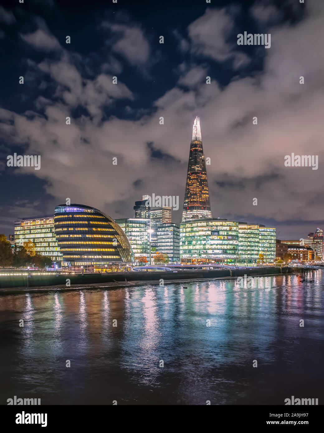 London city business district hi-res stock photography and images - Alamy